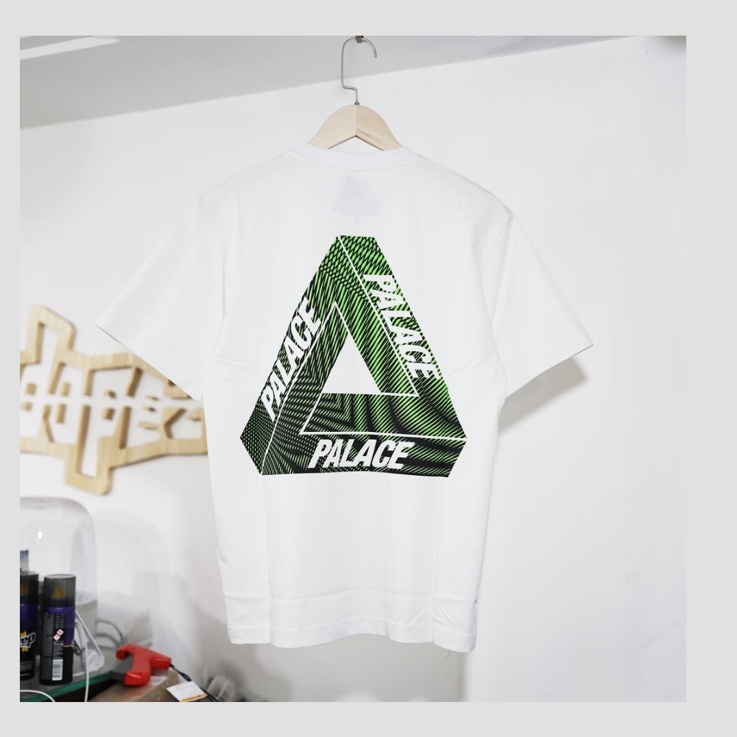 Palace Tri-Vex T-Shirt White Yellow - 25SS, Palace Tri-Vex T-Shirt White Green - 25SS 착용 스타일 - 2