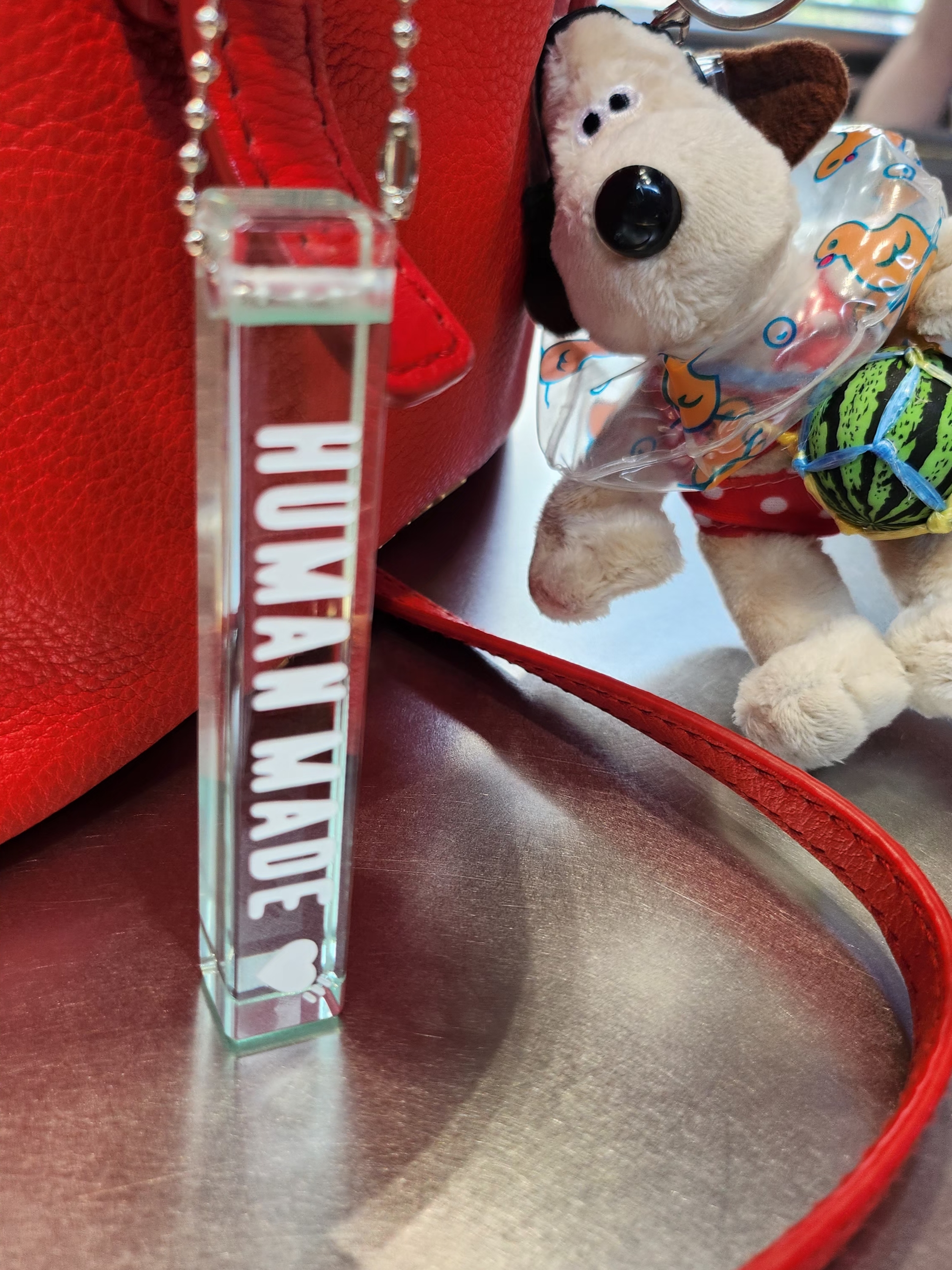Human Made Acrylic Keychain Green, Human Made Acrylic Keychain Blue 착용 스타일 - 1