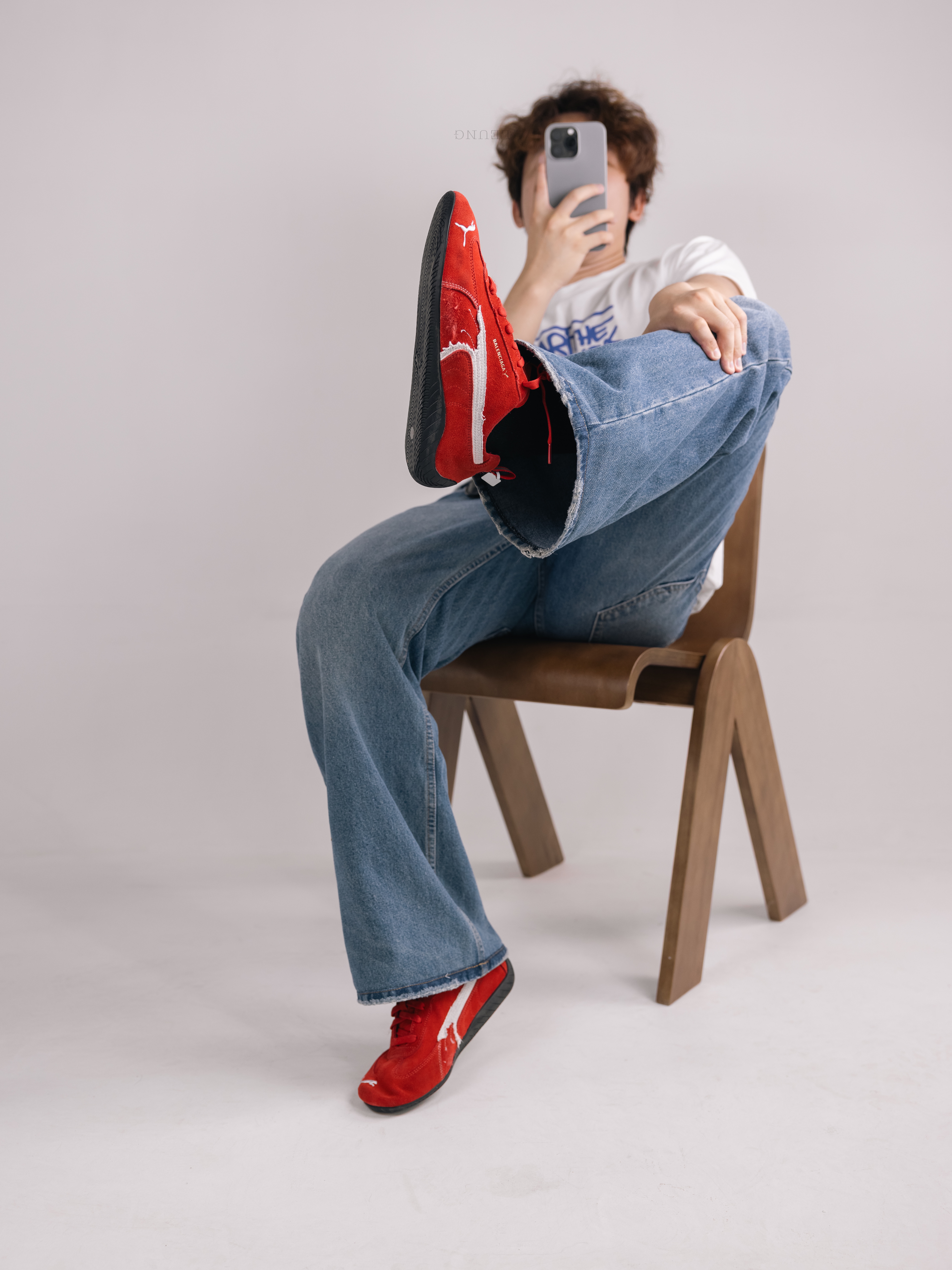 Balenciaga x Puma Speedcat Suede Red White 착용 스타일 - 2