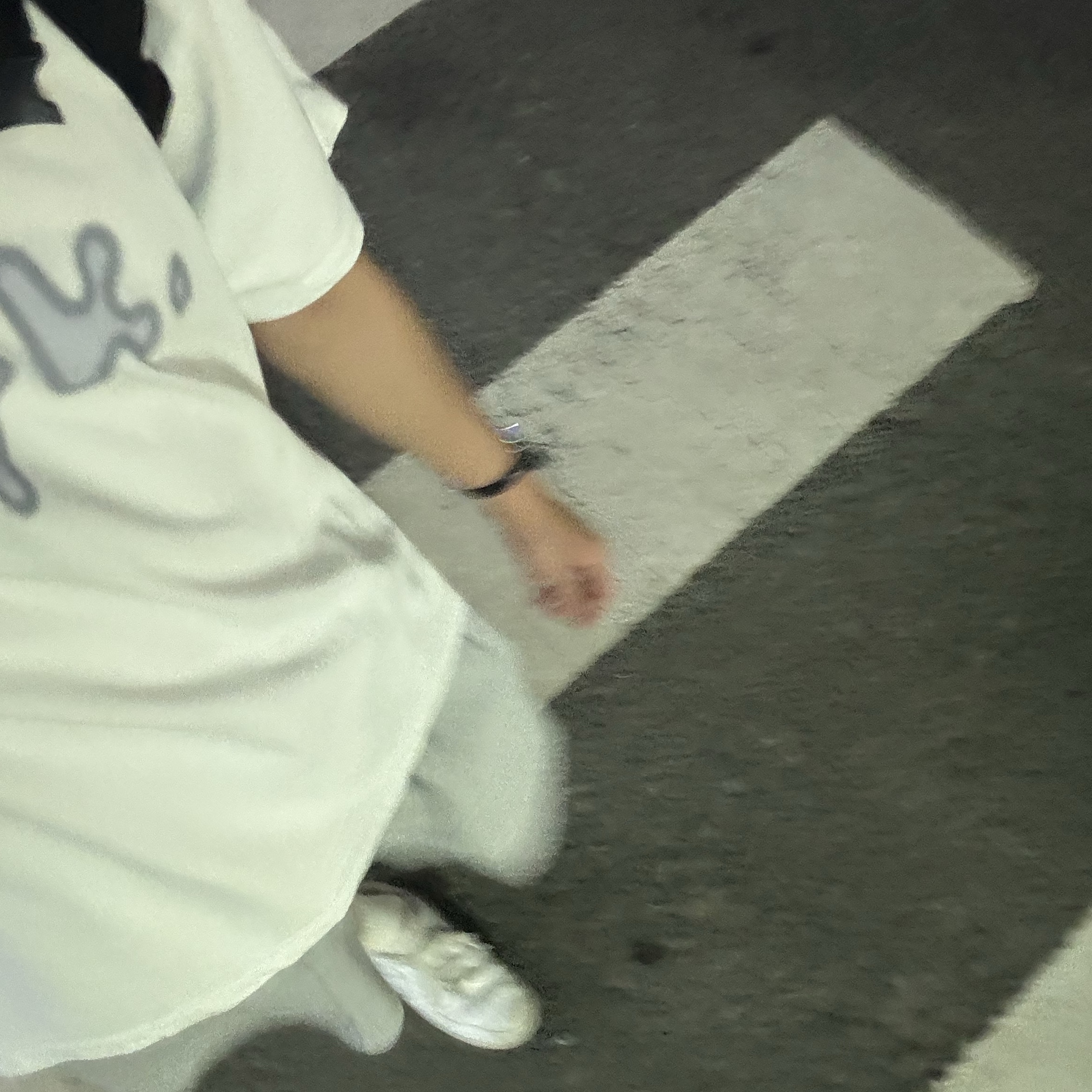Cost Per Kilo Techno Logo S/S Tee White, Casio LTP-V007L-7E1 착용 스타일