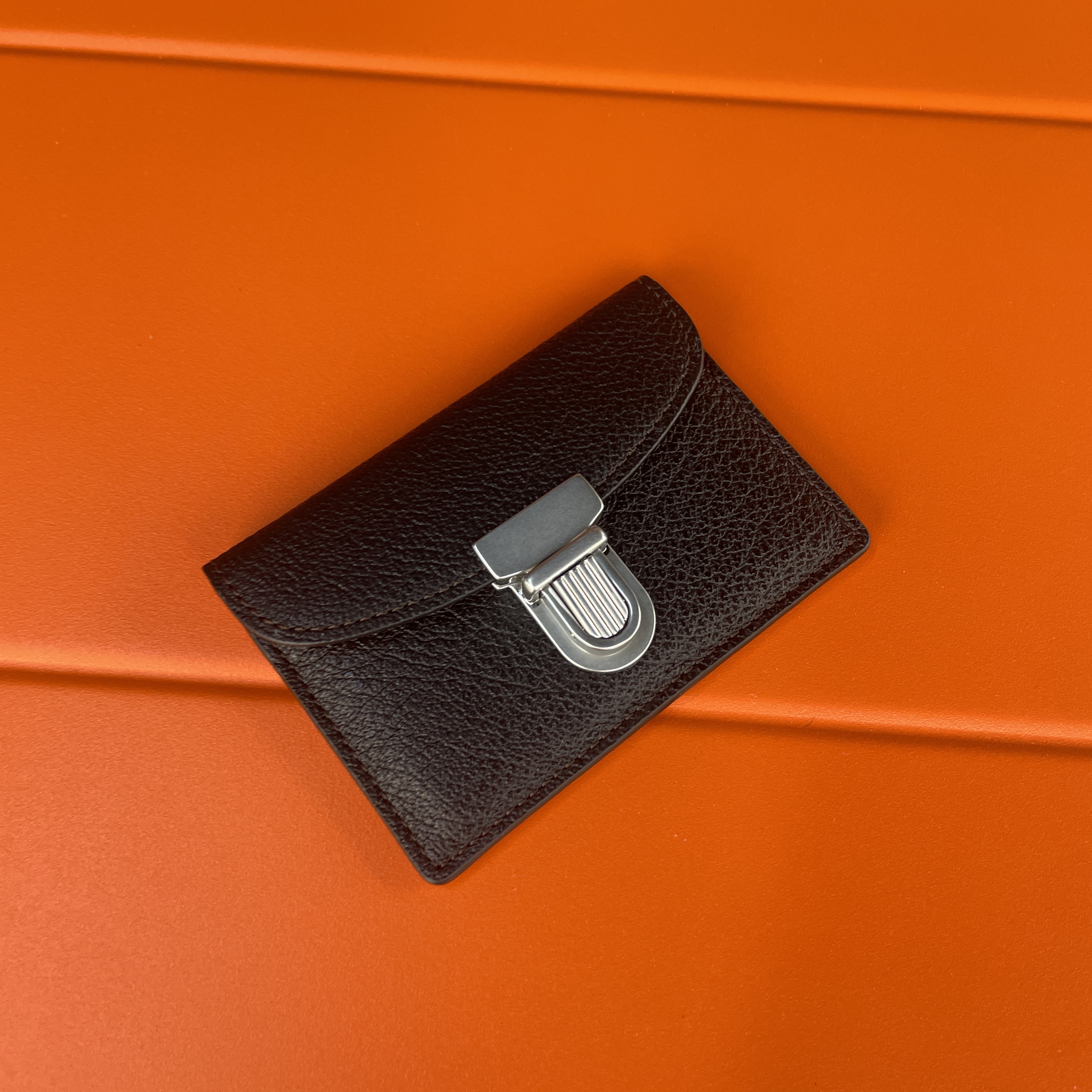 Athe garcon Flat Card Holder Black Noir 착용 스타일 - 1