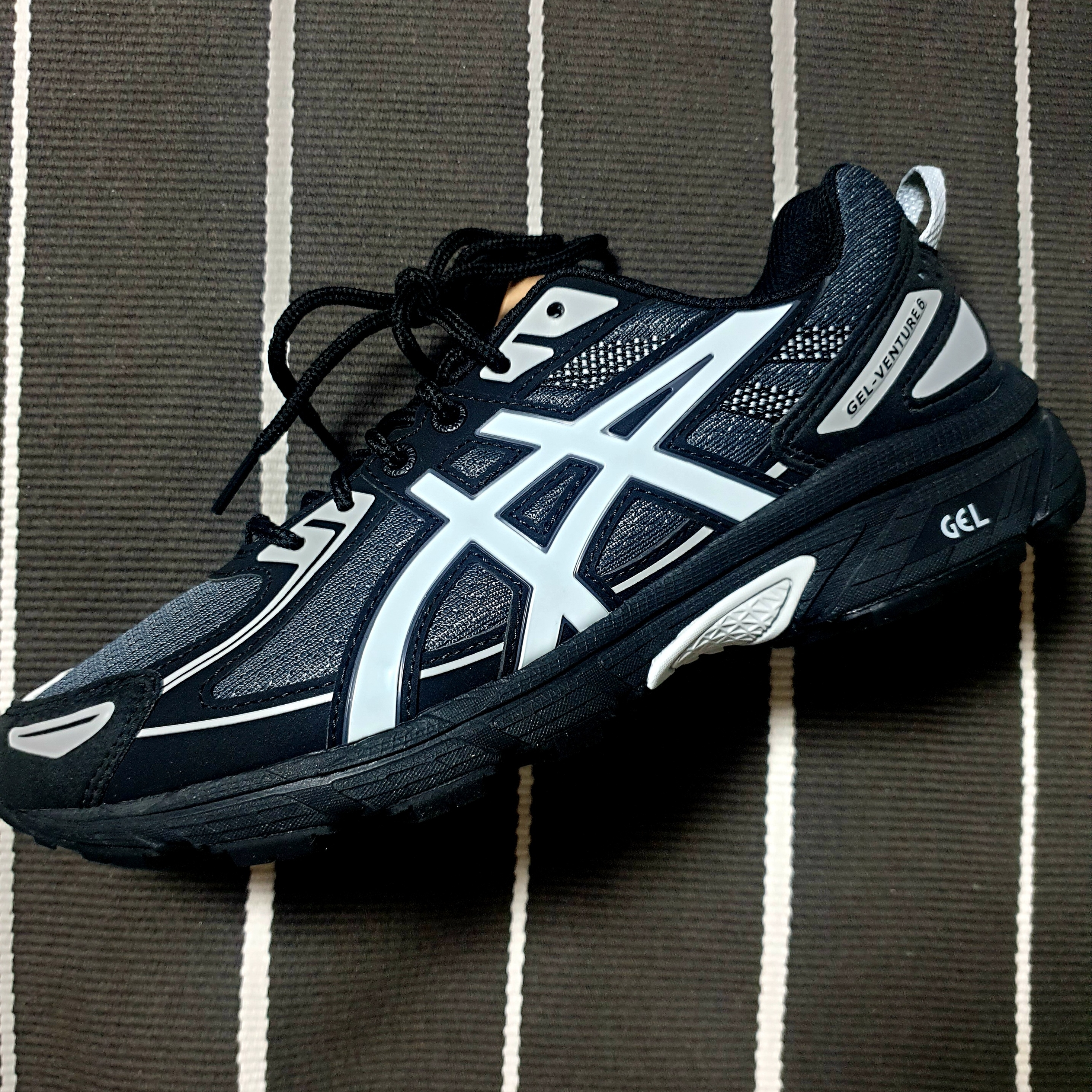 Asics Gel-Venture 6 Carrier Grey 착용 스타일