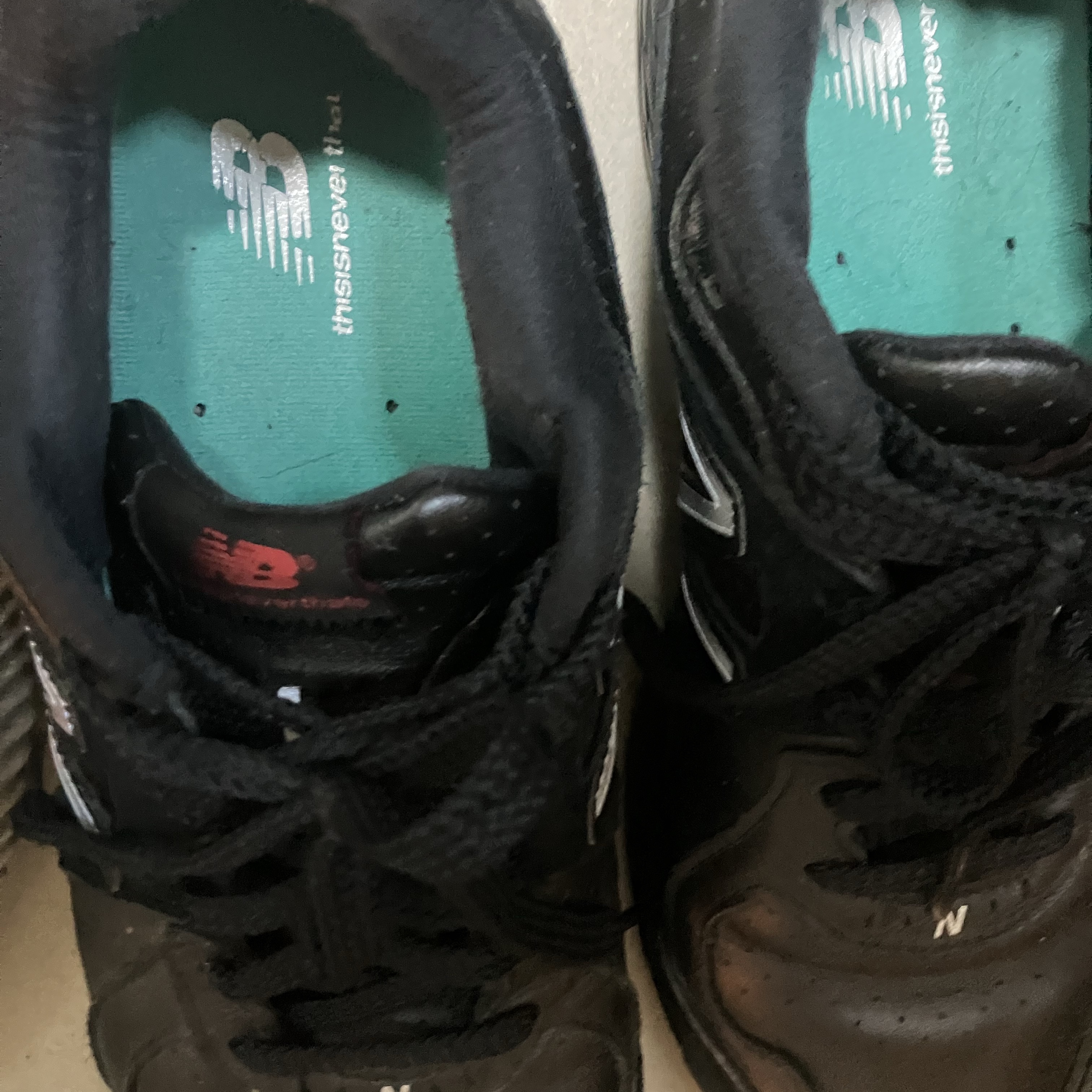 New Balance x Thisisneverthat 860v2 Black 착용 스타일