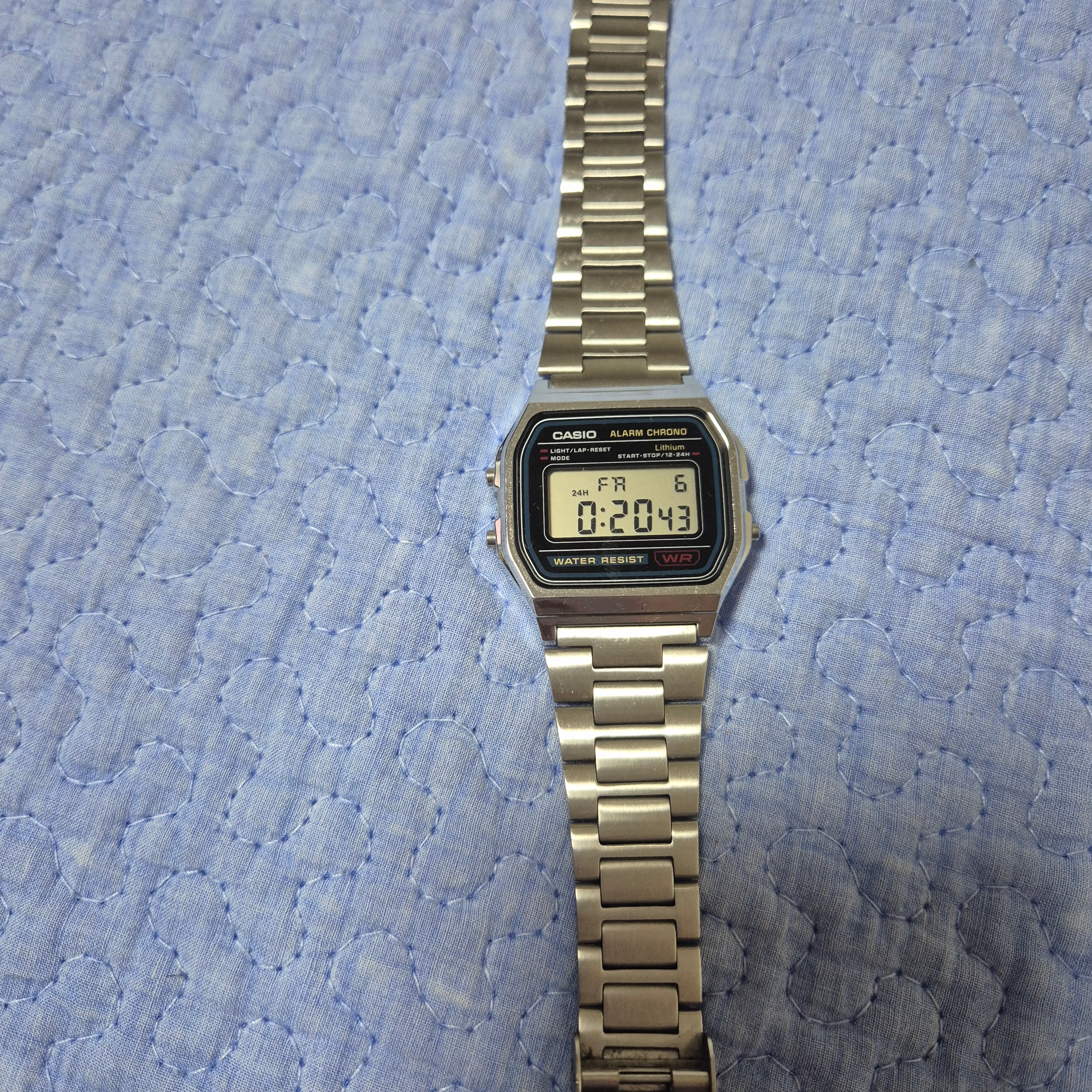 Casio A-158WA-1 착용 스타일
