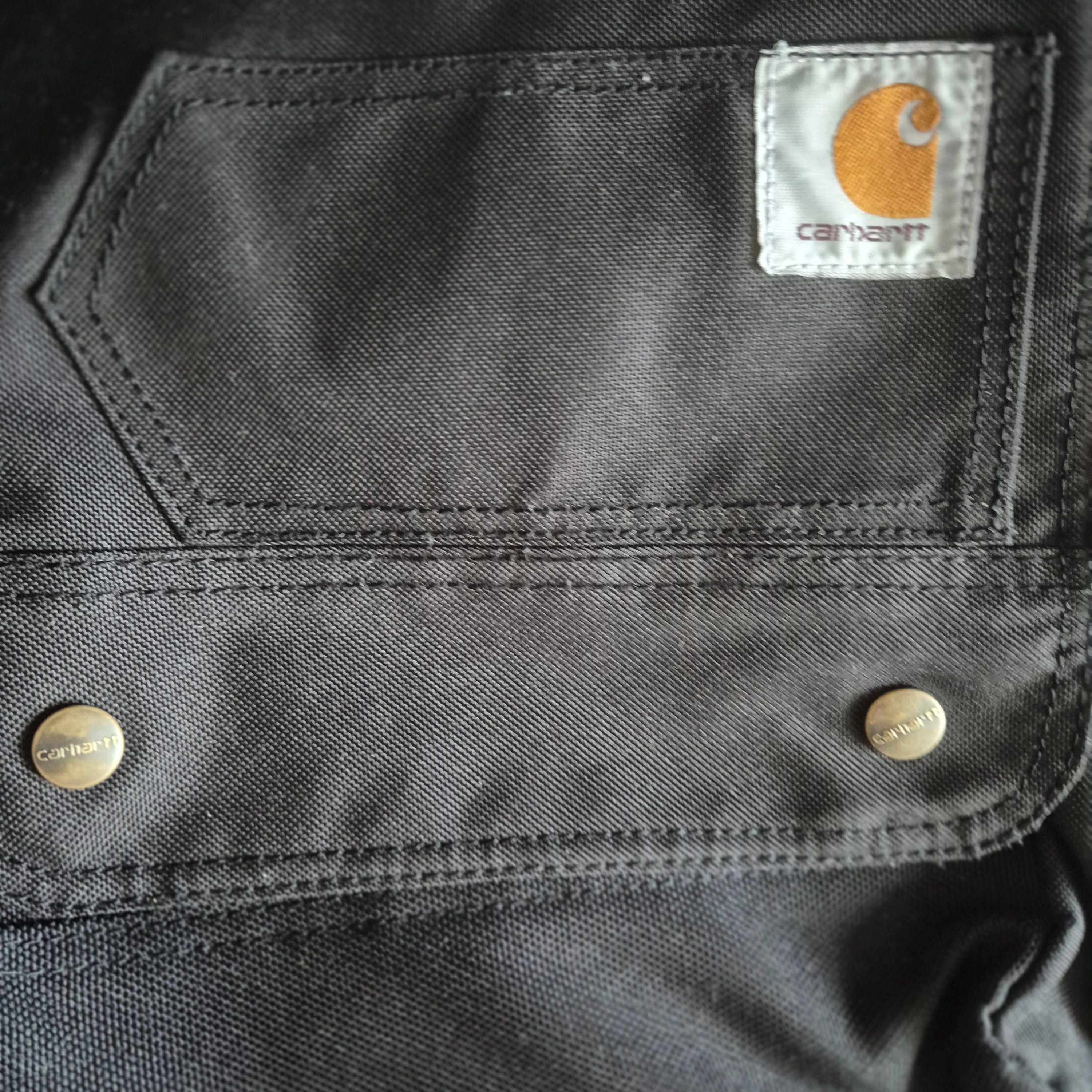 Carhartt Crossbody Snap Bag Black 착용 스타일