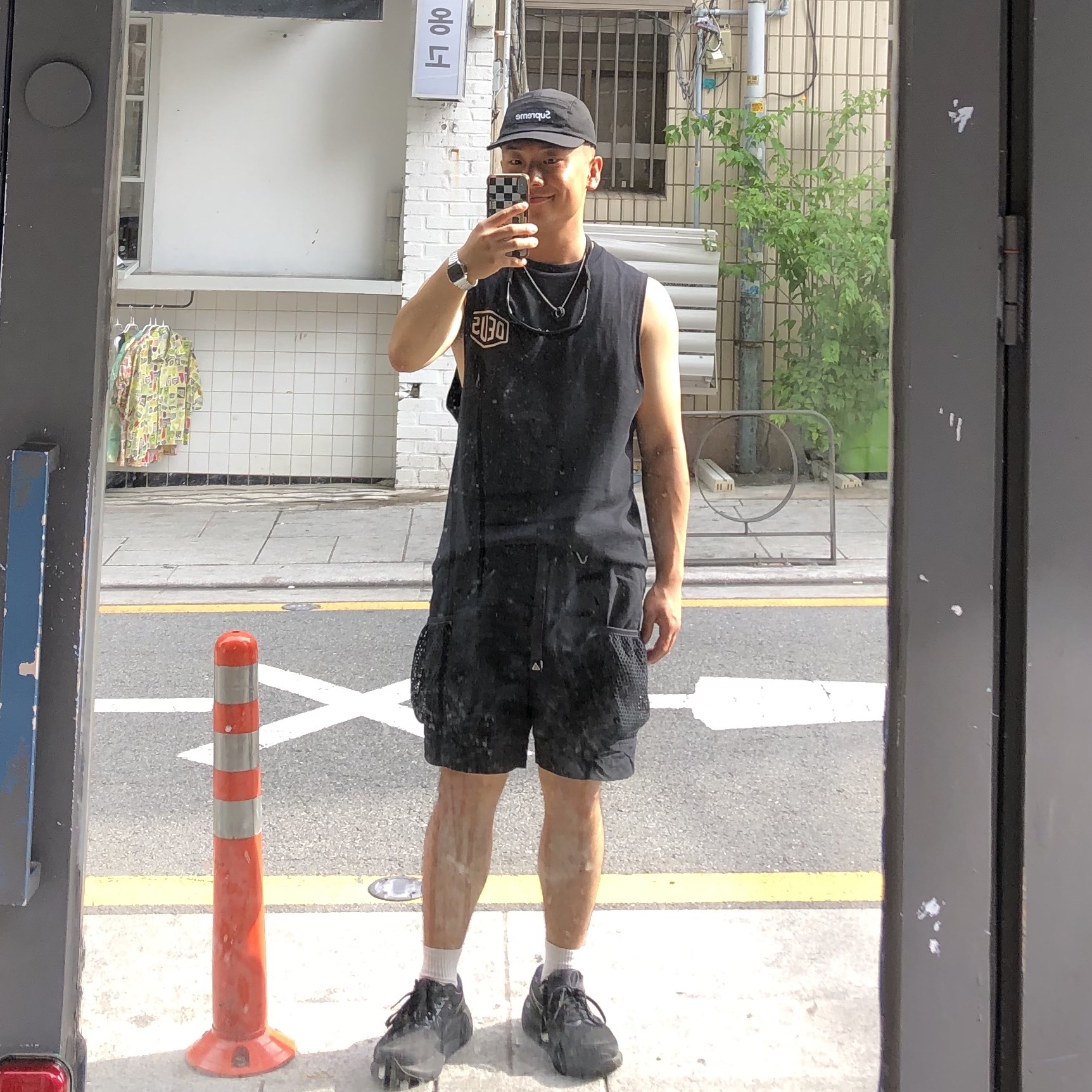 Casio A-168WEM-1, Nike ACG Snowgrass Cargo Shorts Black - Asia 착용 스타일 - 3