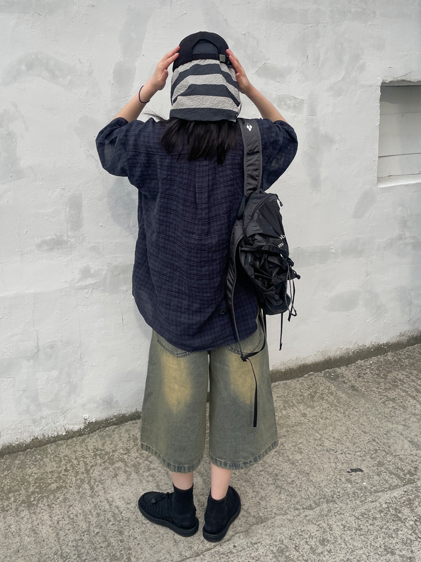 Keen Uneek Sandals Black, Montbell Versalite Pack 15 Backpack Gunmetal 착용 스타일 - 3