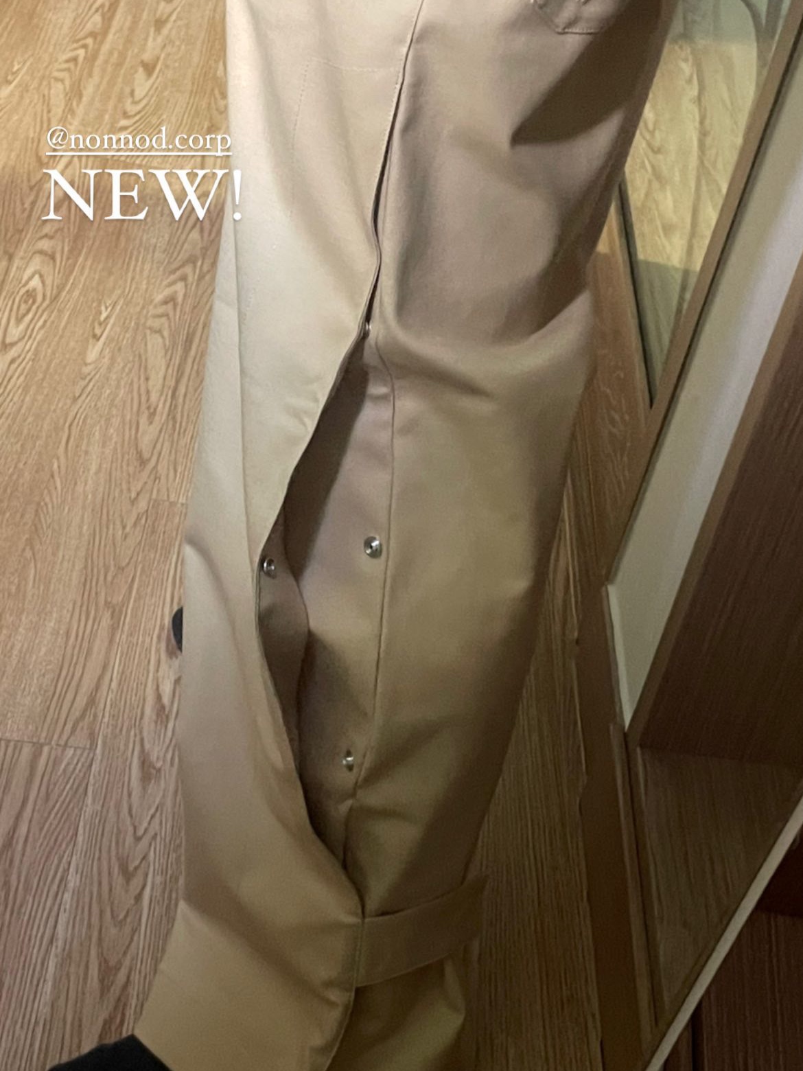 Nonnod Flexible Pants Beige, [KREAM 단독] Nonnod Flexible Pants Black 착용 스타일 - 1