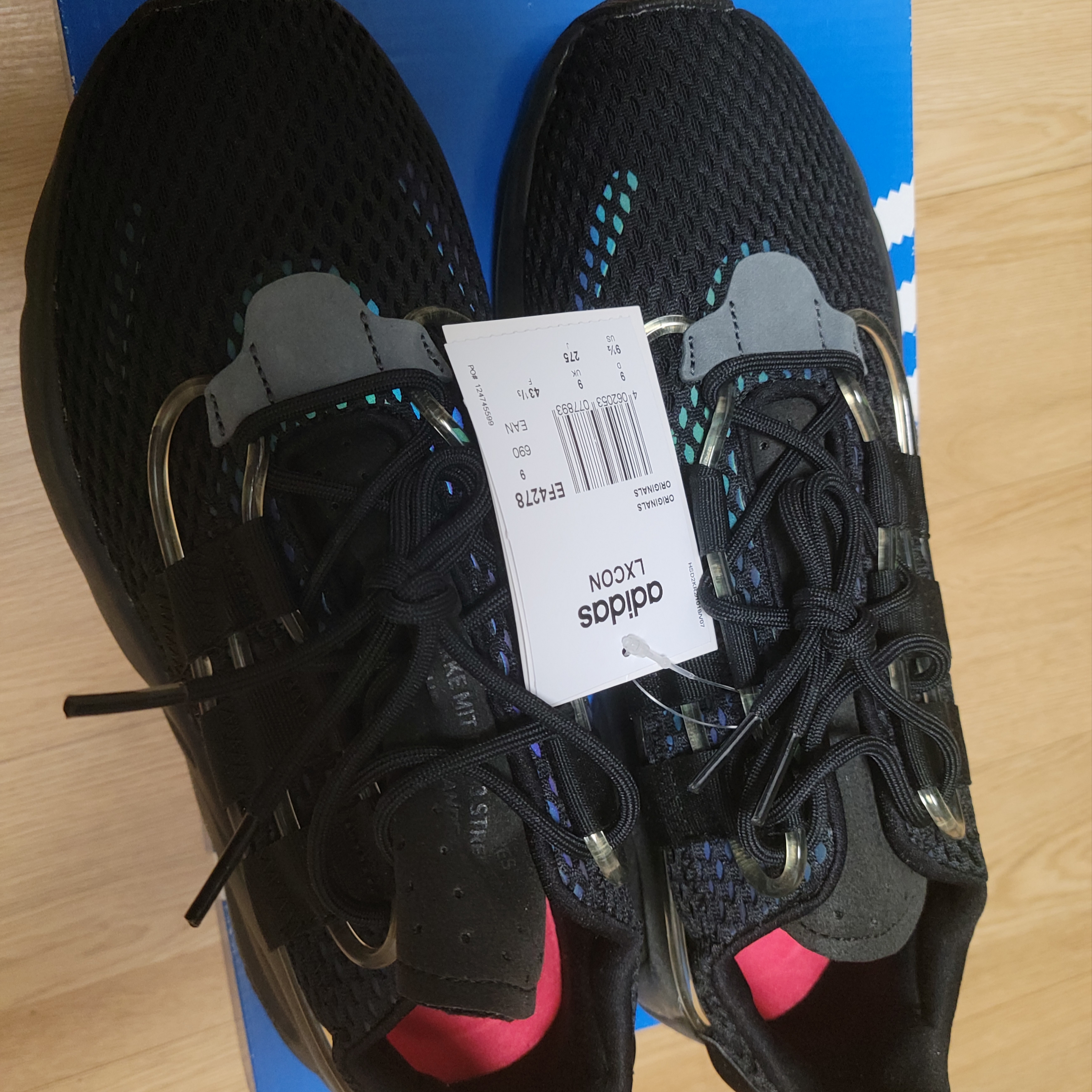 Adidas x White Mountaineering LXCON Triple Black 착용 스타일