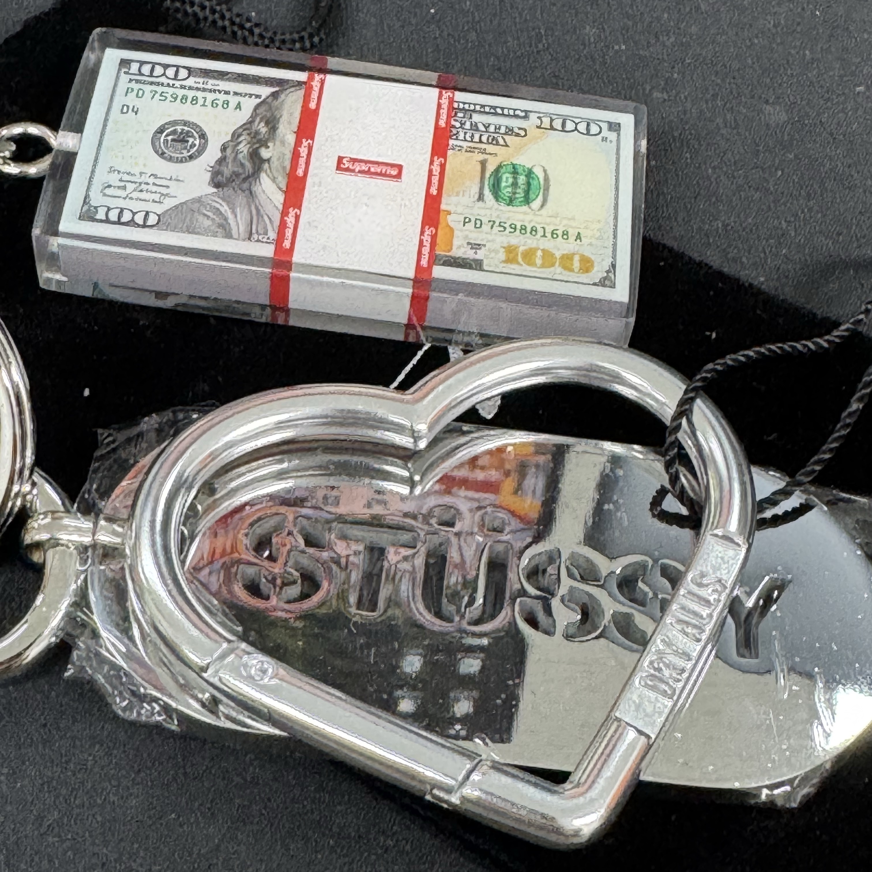 Human Made Heart Carabiner Silver 착용 스타일
