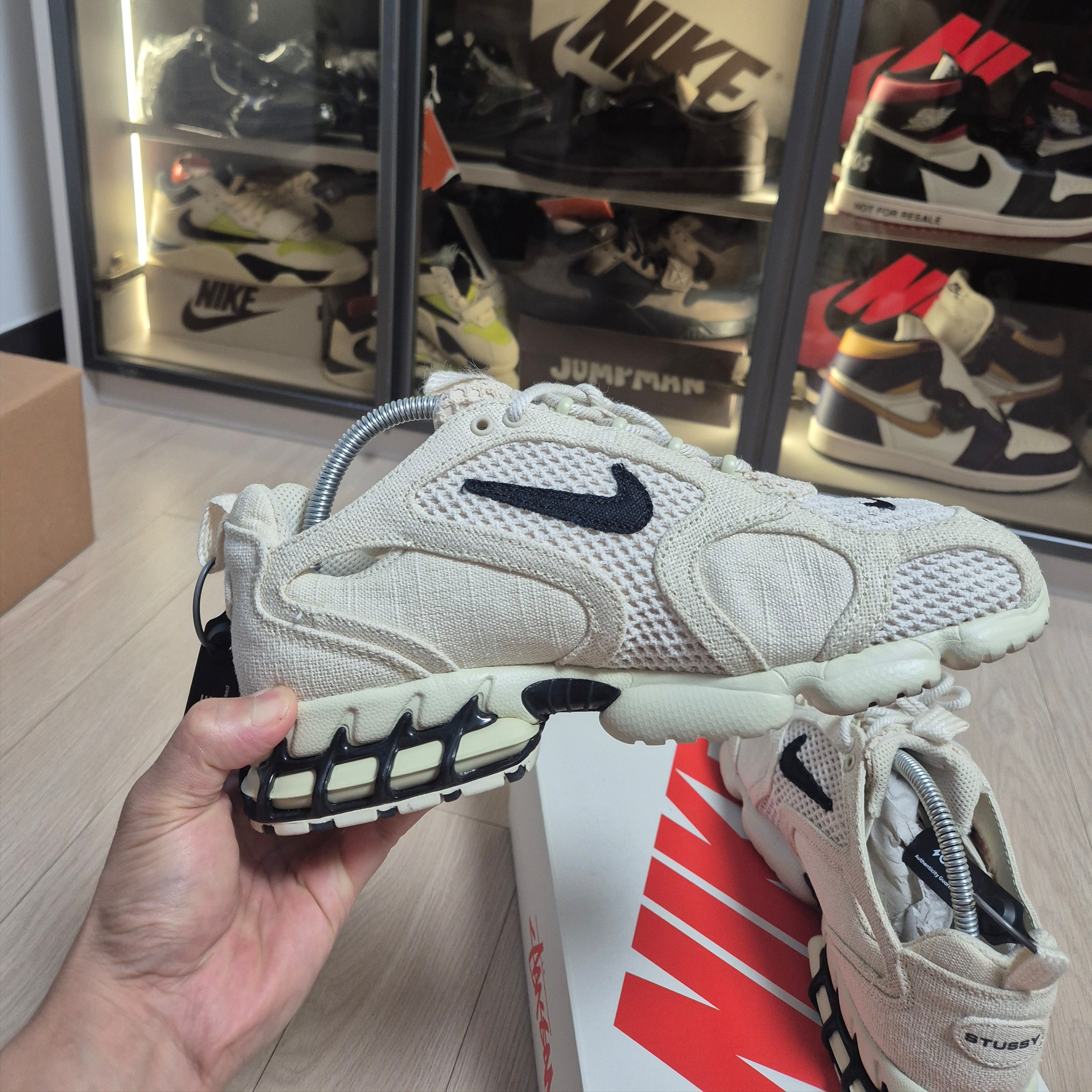 Nike x Stussy Air Zoom Spiridon Cage 2 Fossil 착용 스타일 - 5
