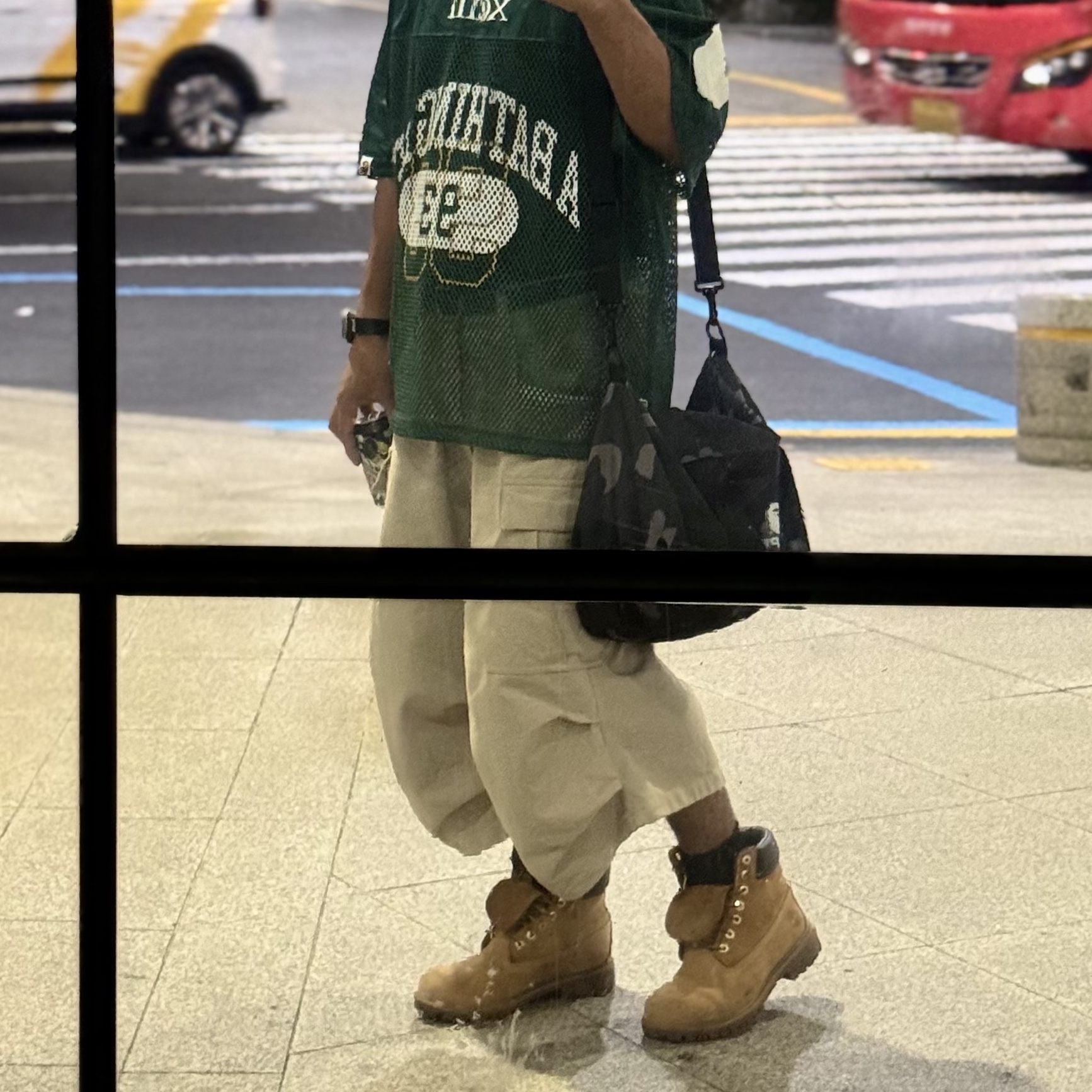 BAPE Line Camo Multi Logo Relaxed Fit Football Jersey Green, Nonnod Side Cargo Shorts Beige 착용 스타일 - 3