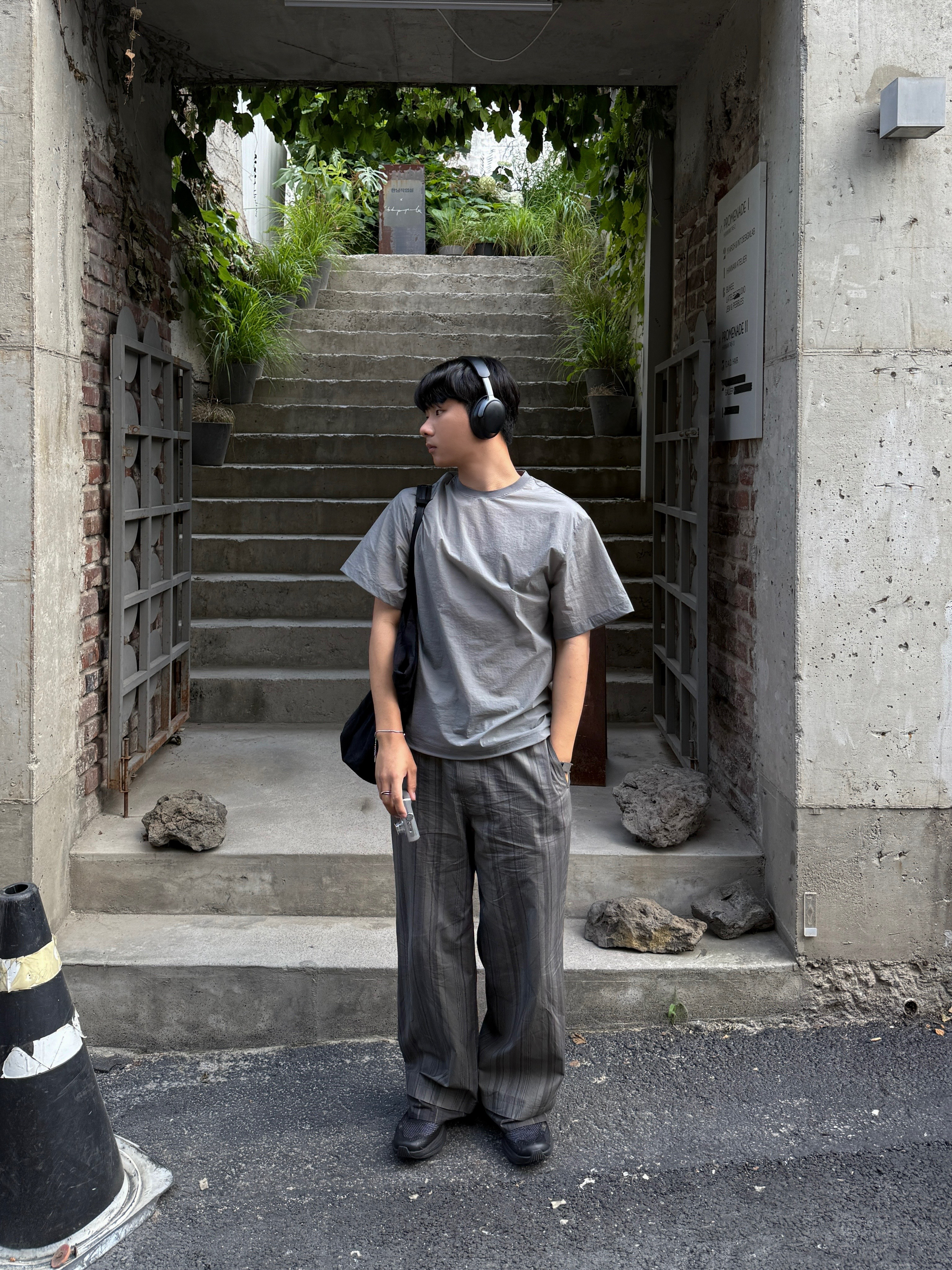 Salomon x MM6 Maison Margiela Spectur 2 Black Pewter, BOSE QC Ultra Black (Korean Ver.) 착용 스타일 - 6