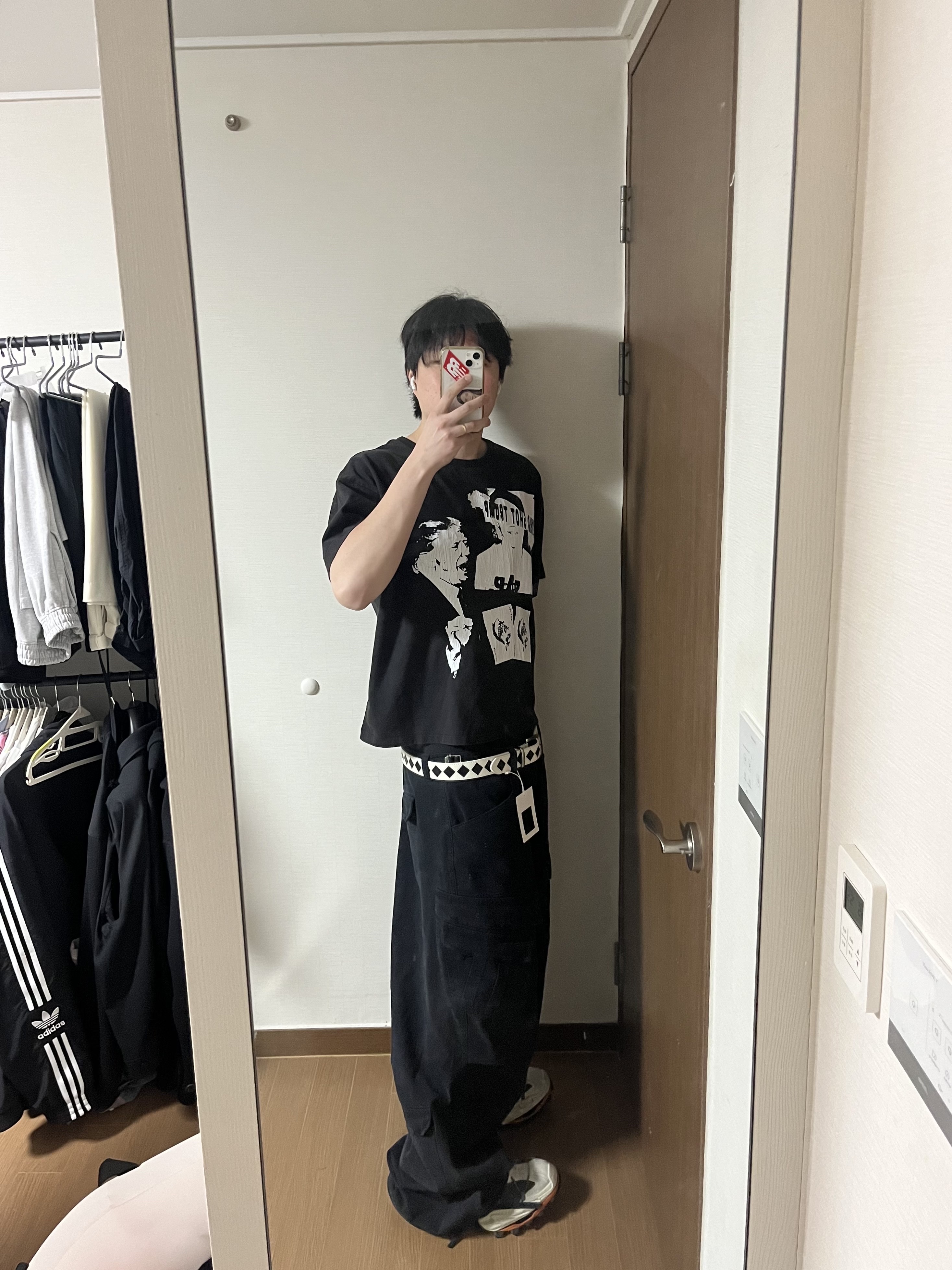 Nonnod Scuba Shorts Black, Nonnod Scuba Shorts Black 착용 스타일 - 6