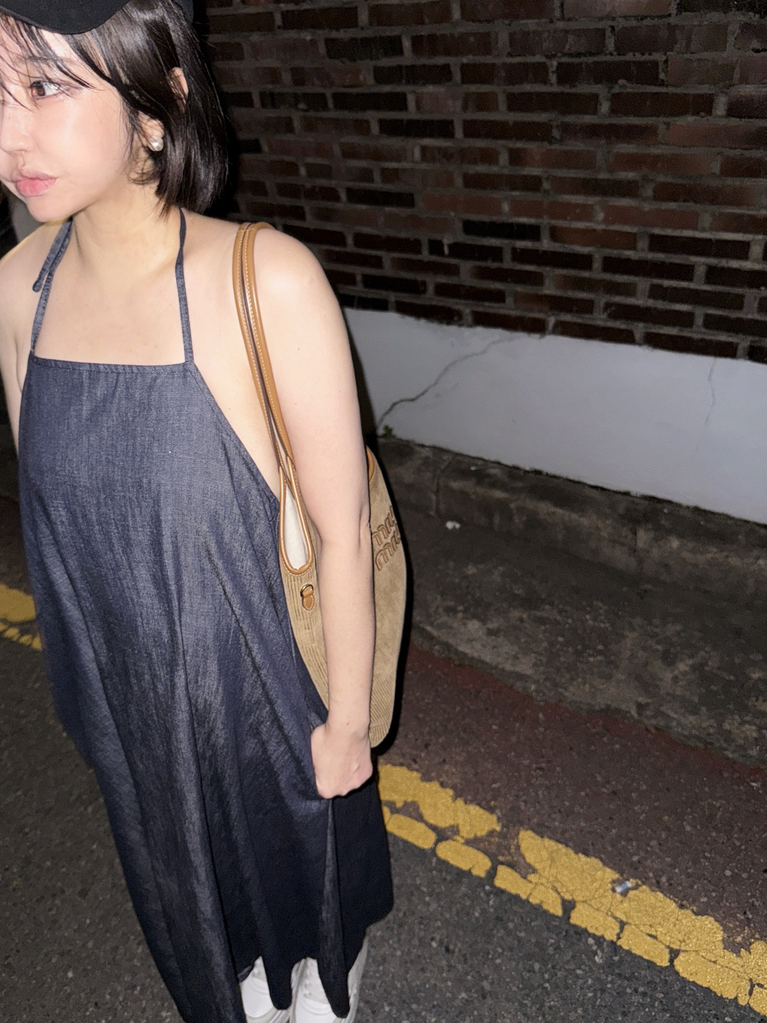Miu Miu Ivy Corduroy Bag Cinnamon, (W) Celine Wedge Outsole Block Sneakers Optic White 착용 스타일 - 2