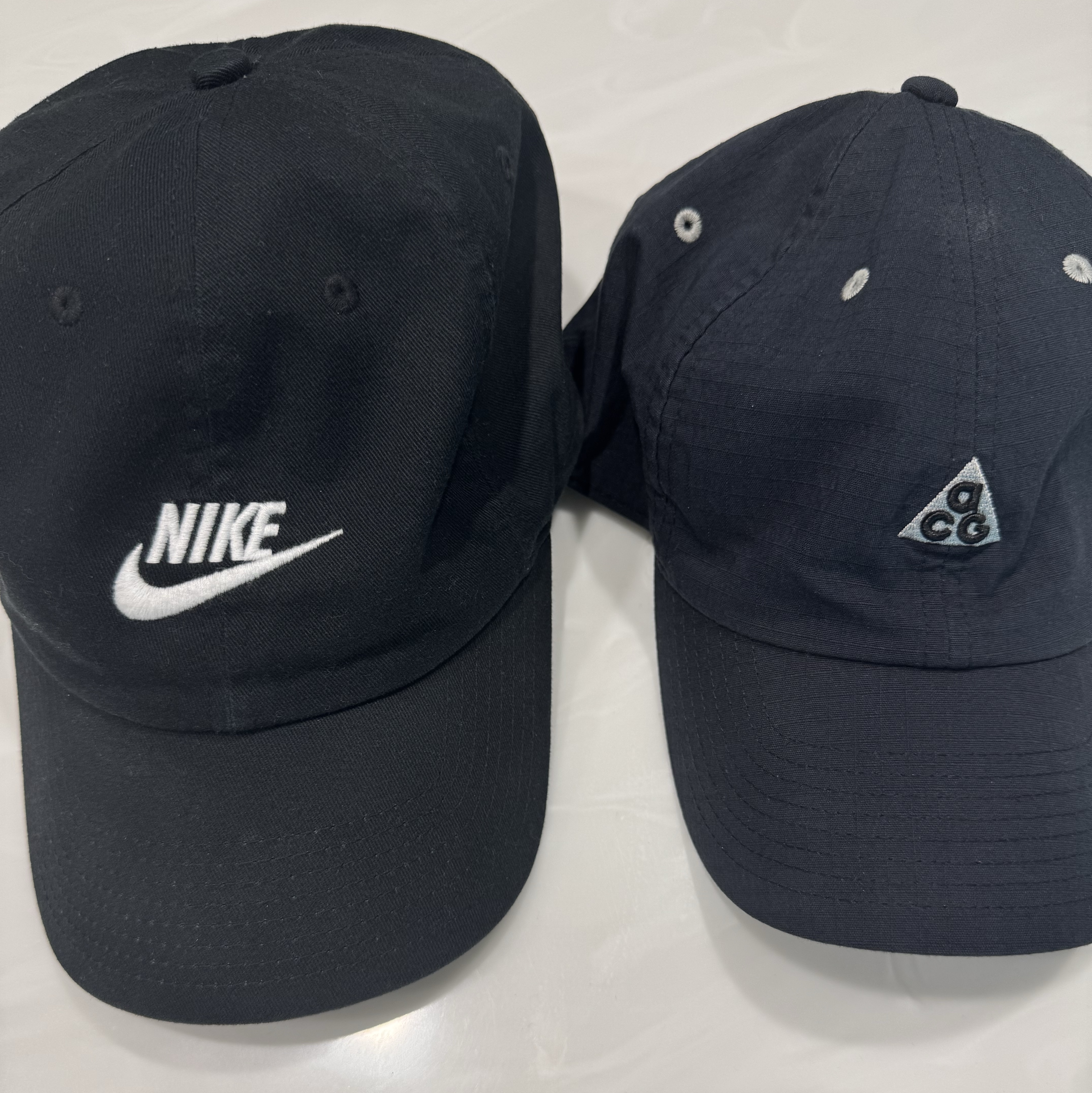 Nike Club Unstructured Futura Washed Cap Black, Nike ACG Heritage 86 Cap Black Light Smoke Grey 착용 스타일