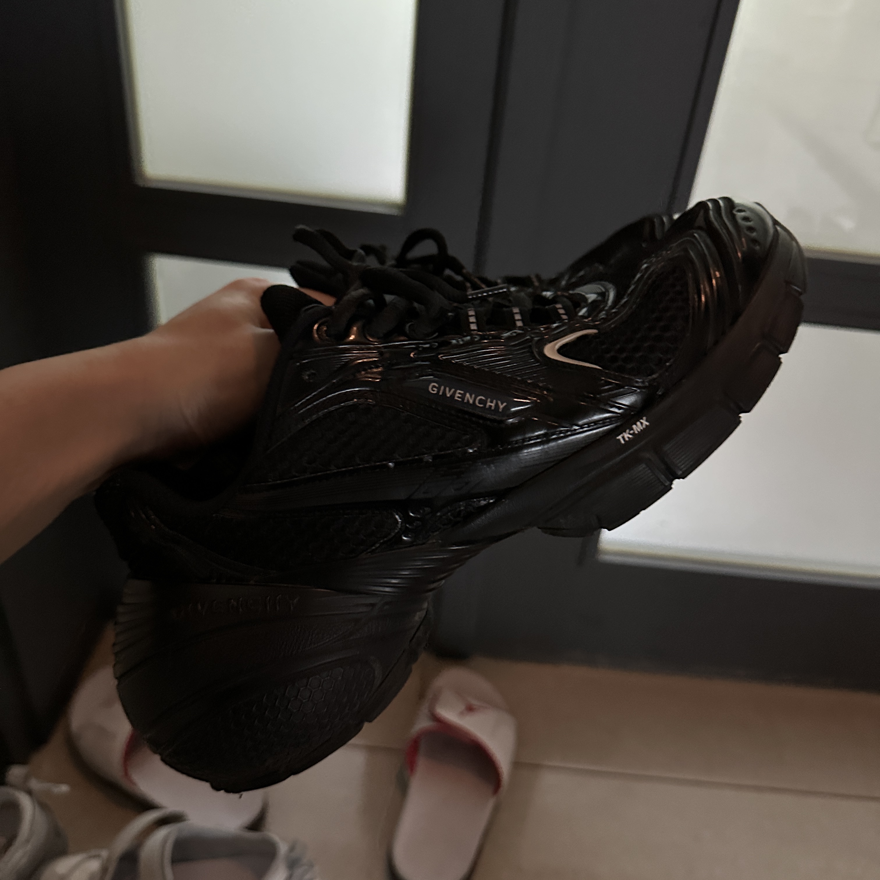 Givenchy TK-MX Runner Sneakers in Mesh Black 착용 스타일