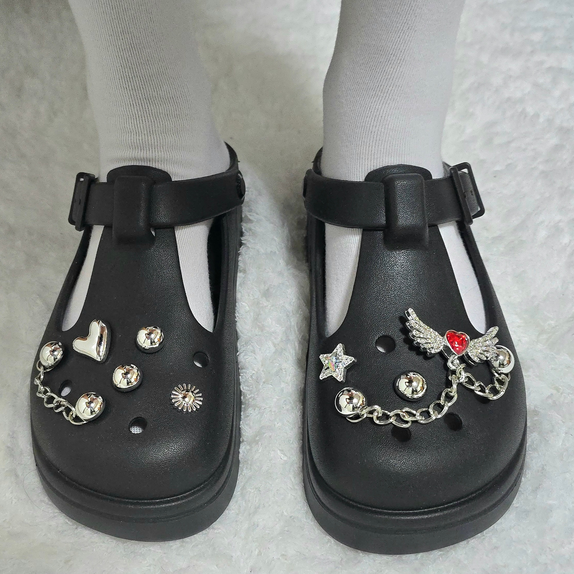 (W) Crocs Classic Mary Jane Clog Black 착용 스타일 - 1