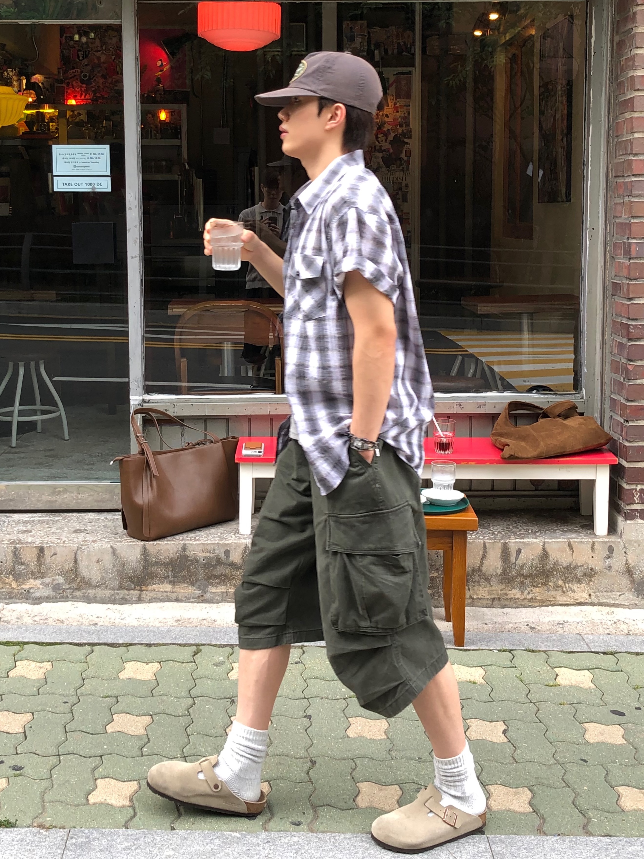 Birkenstock Boston Suede Leather Taupe - Regular, Casio LTP-V007D-7E 착용 스타일 - 1
