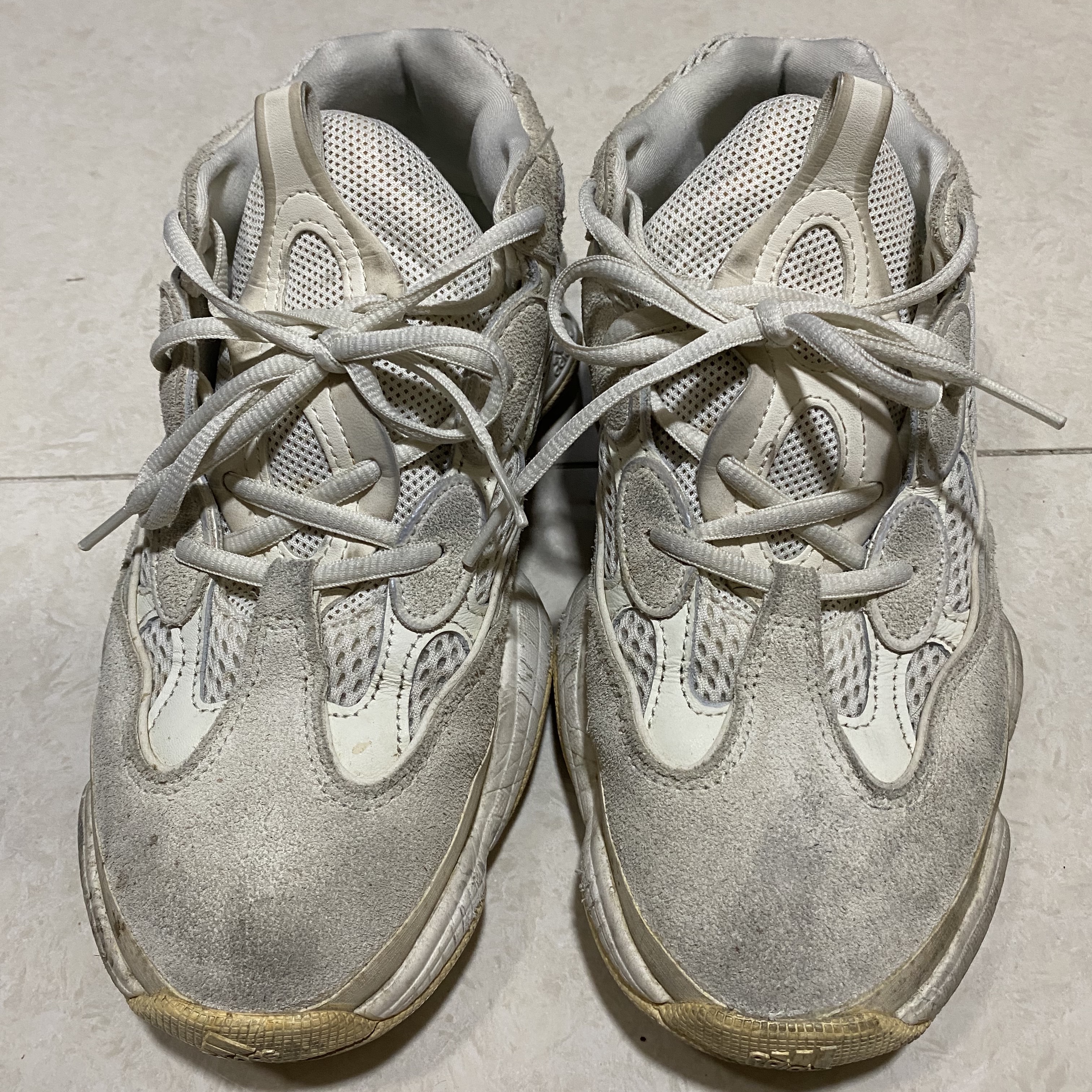 Adidas Yeezy 500 Bone White 착용 스타일