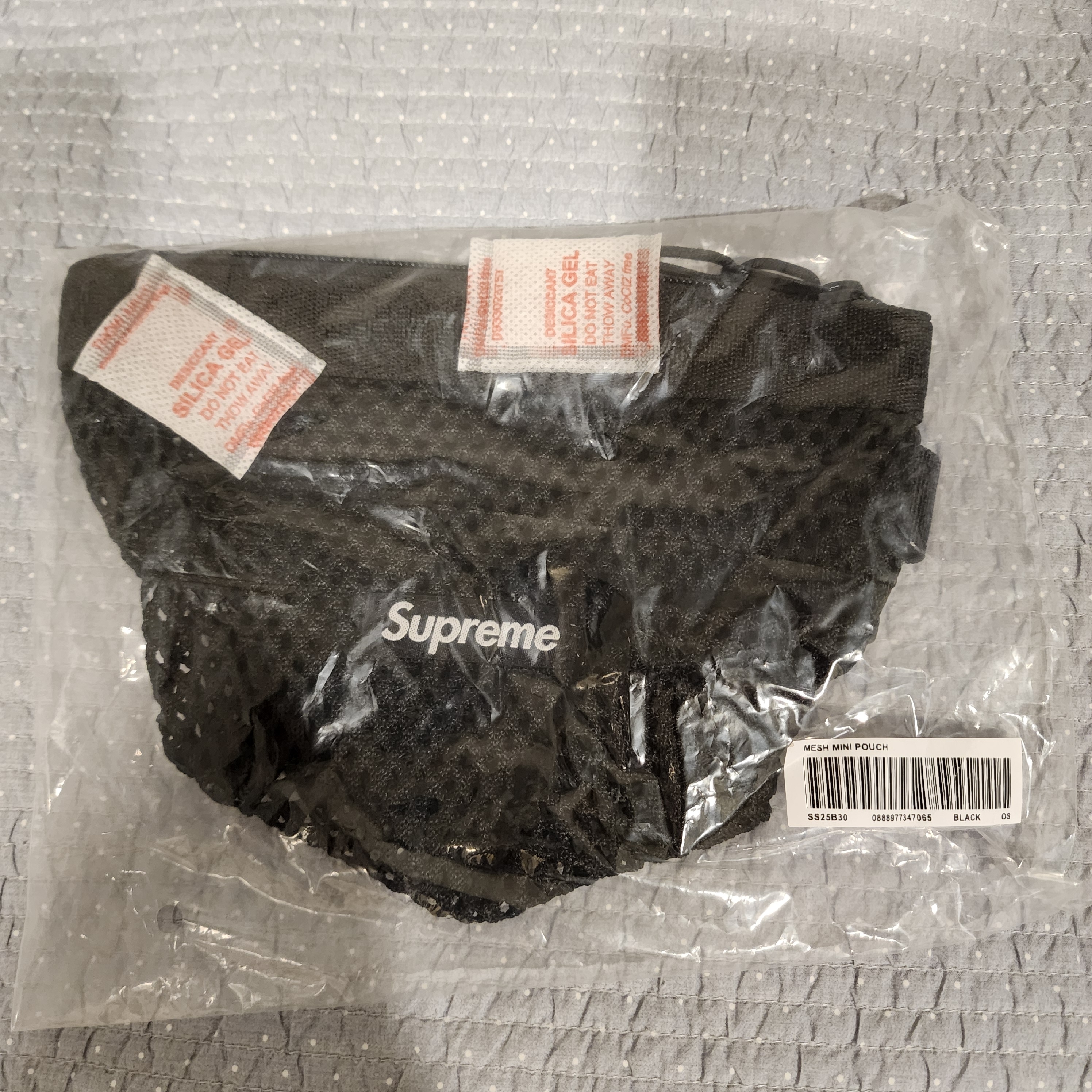 Supreme Mesh Mini Pouch Black - 25SS 착용 스타일