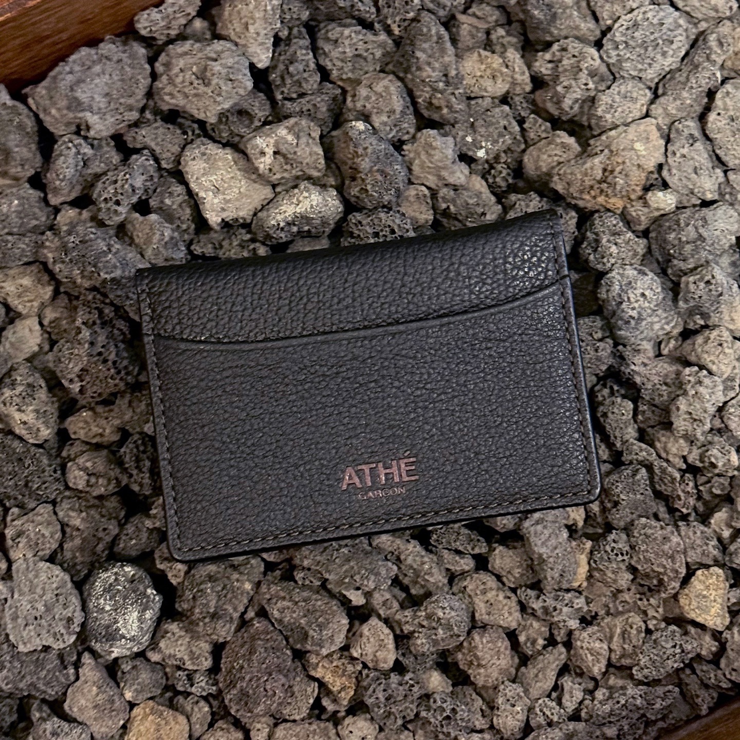 Athe garcon Accordion Wallet Black Noir 착용 스타일 - 2