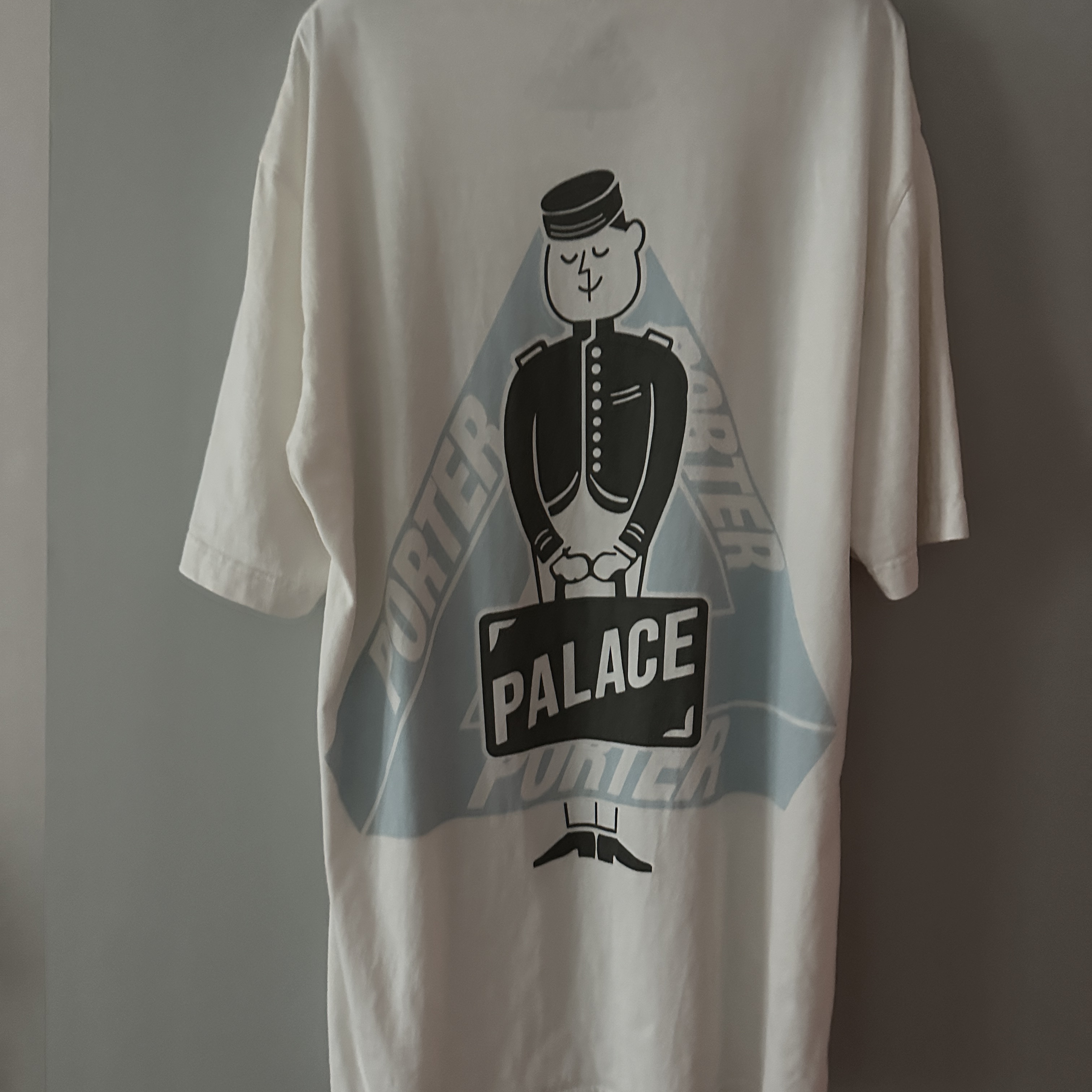 Palace x Porter Tri-Ferg Bell Boy T-Shirt White 착용 스타일