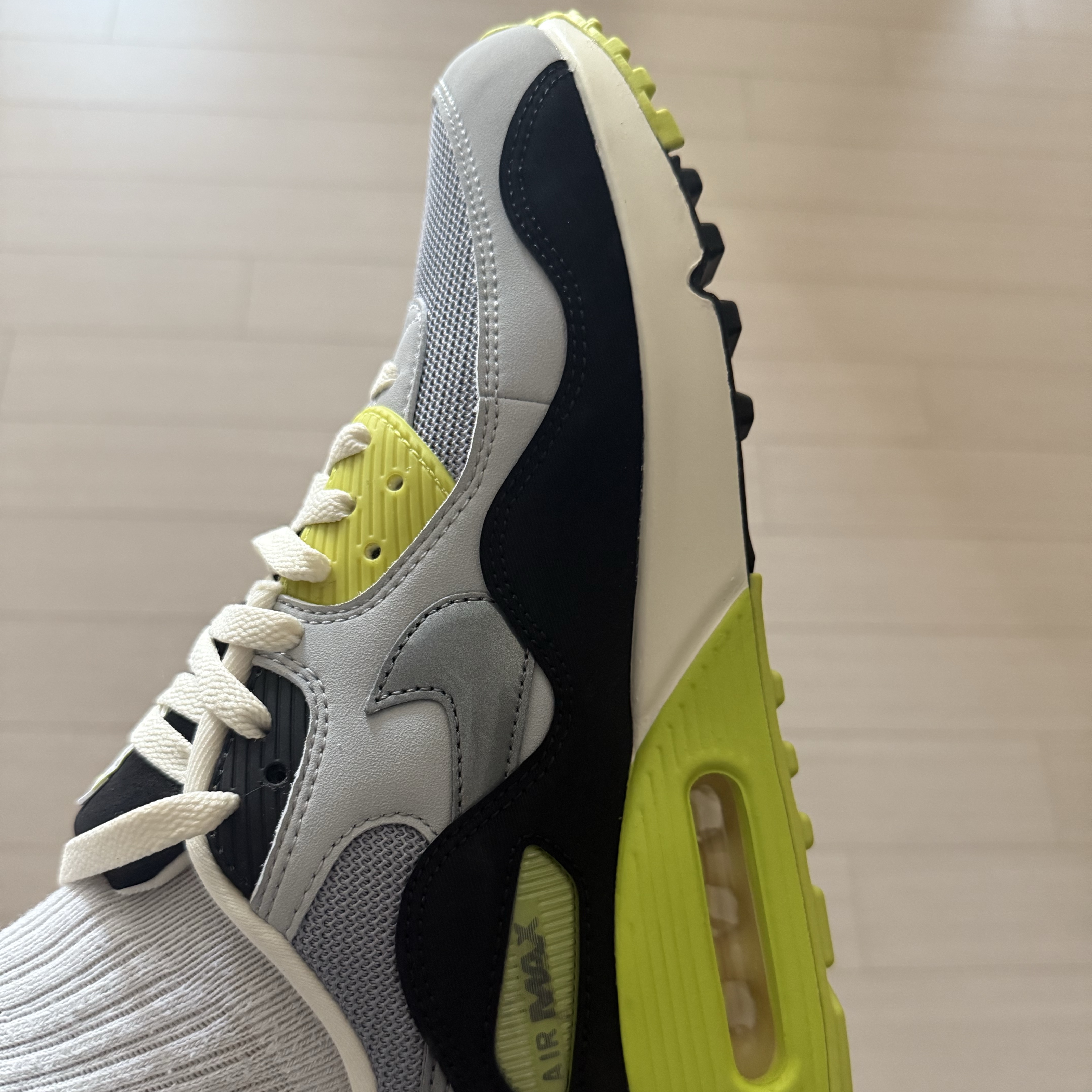 Nike x Patta Air Max 90 Cyber and Particle Grey 착용 스타일