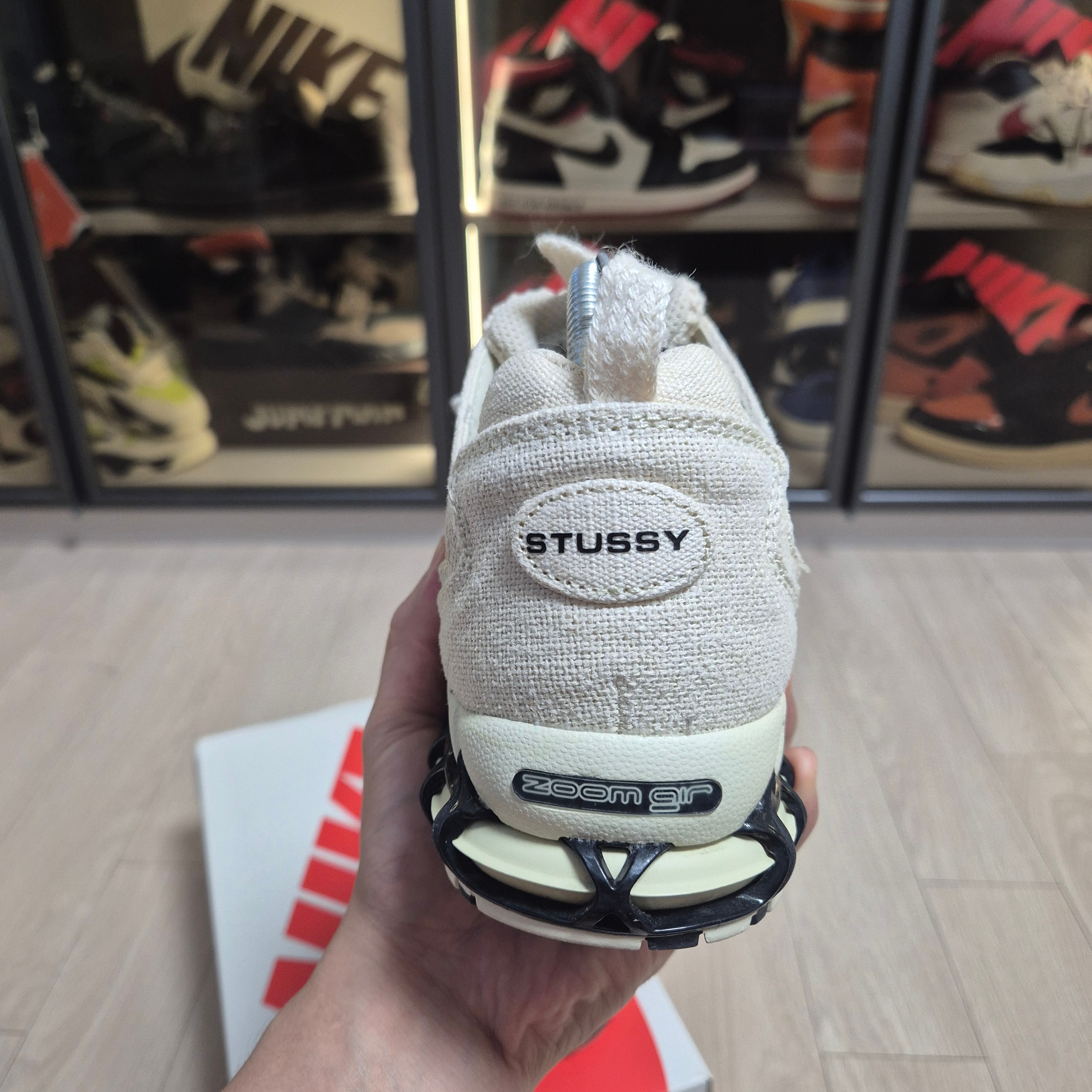 Nike x Stussy Air Zoom Spiridon Cage 2 Fossil 착용 스타일 - 7