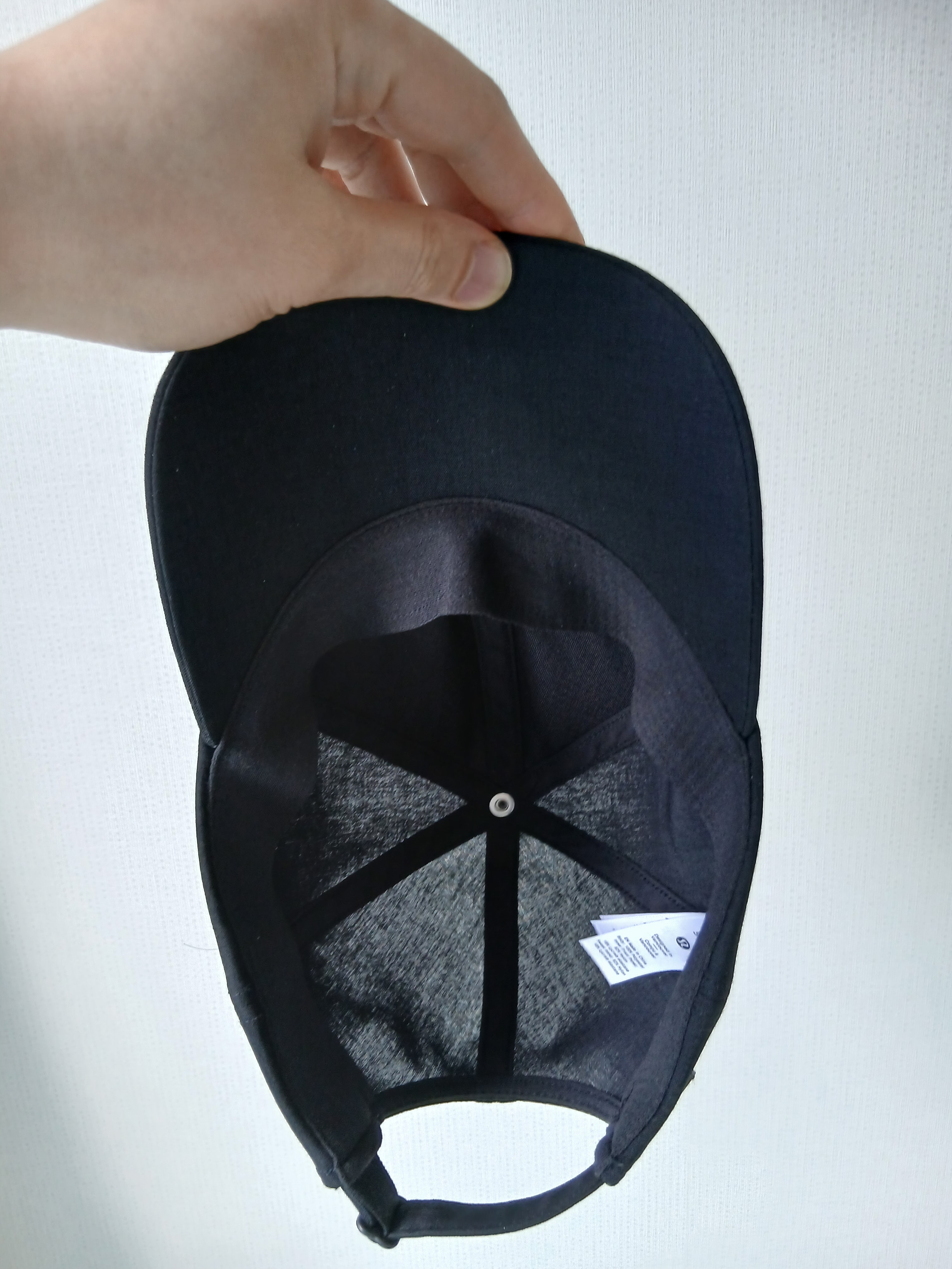 (W) Lululemon Soft Embroidered Baller Hat Black, Lululemon Pace Breaker Linerless Shorts 5 Inch Black 착용 스타일 - 4