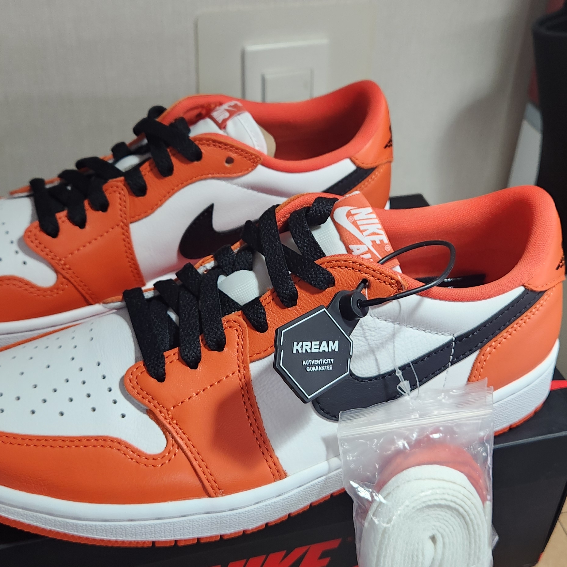 Jordan 1 Low OG Starfish 착용 스타일 - 3