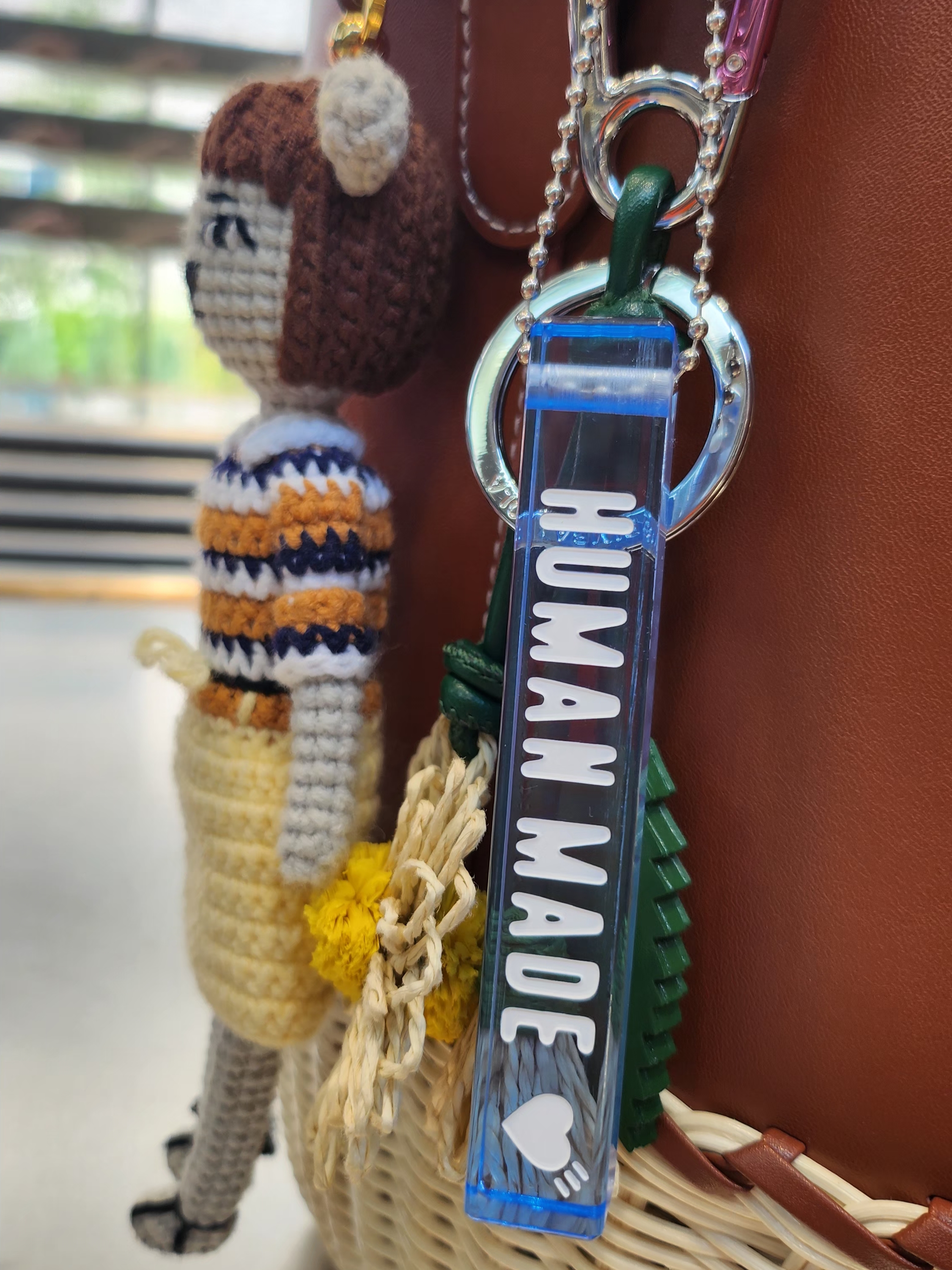 Human Made Acrylic Keychain Green, Human Made Acrylic Keychain Blue 착용 스타일 - 2