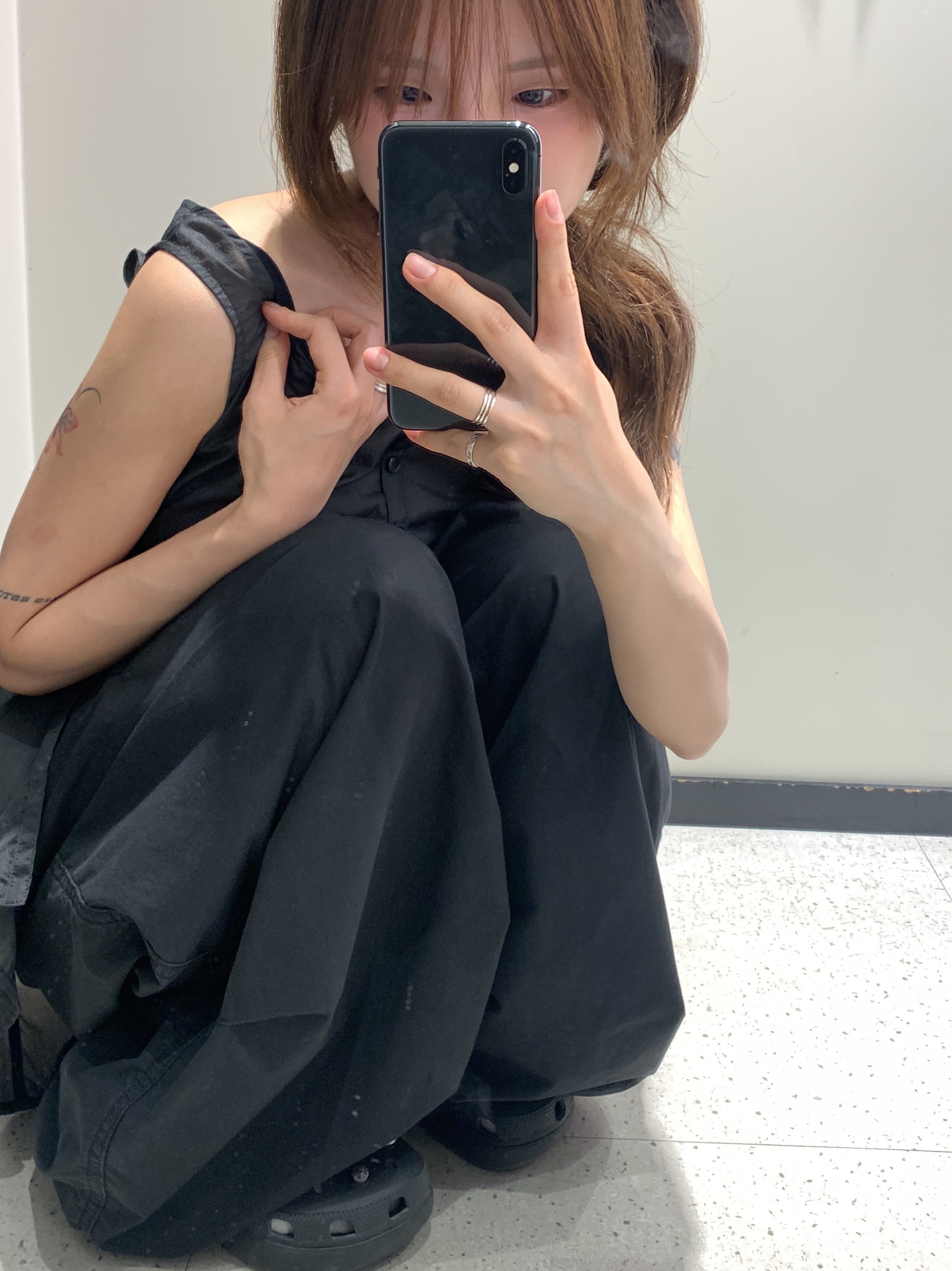 (W) Crocs Classic Platform Clog Black 착용 스타일