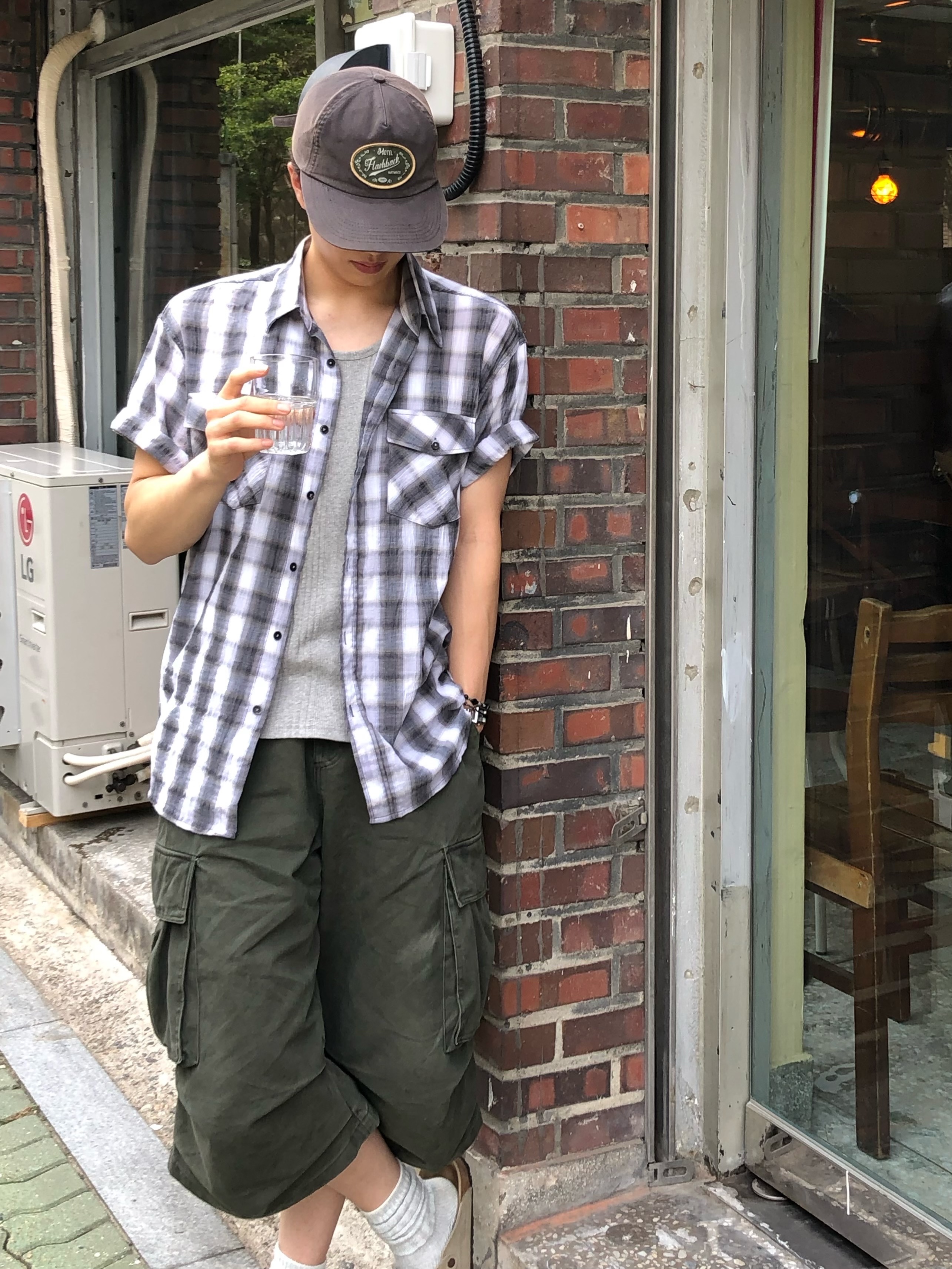 Birkenstock Boston Suede Leather Taupe - Regular, Casio LTP-V007D-7E 착용 스타일 - 4