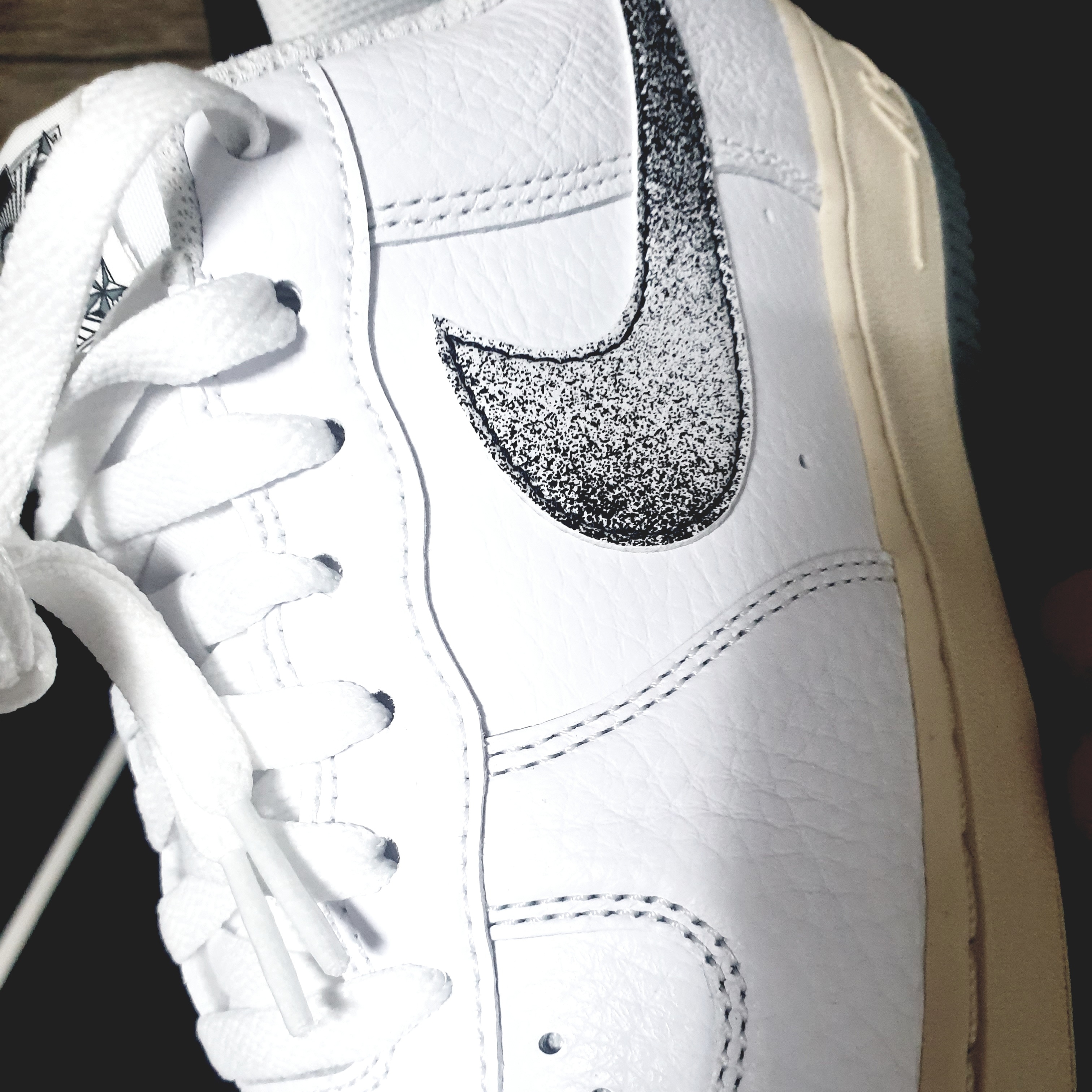 Nike Air Force 1 '07 LX White Smoke Grey 착용 스타일