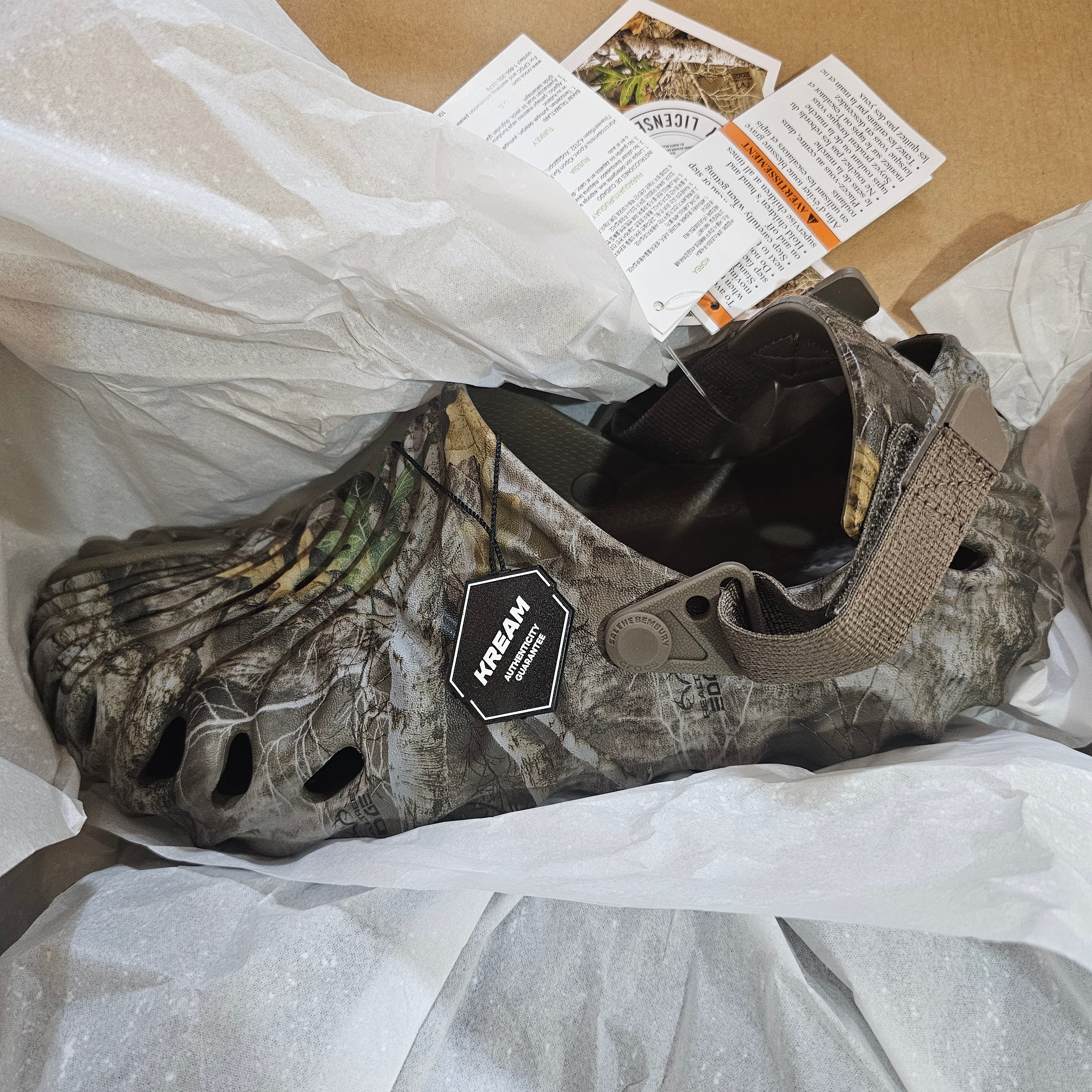 Crocs x Salehe Bembury Real Tree Camo 착용 스타일