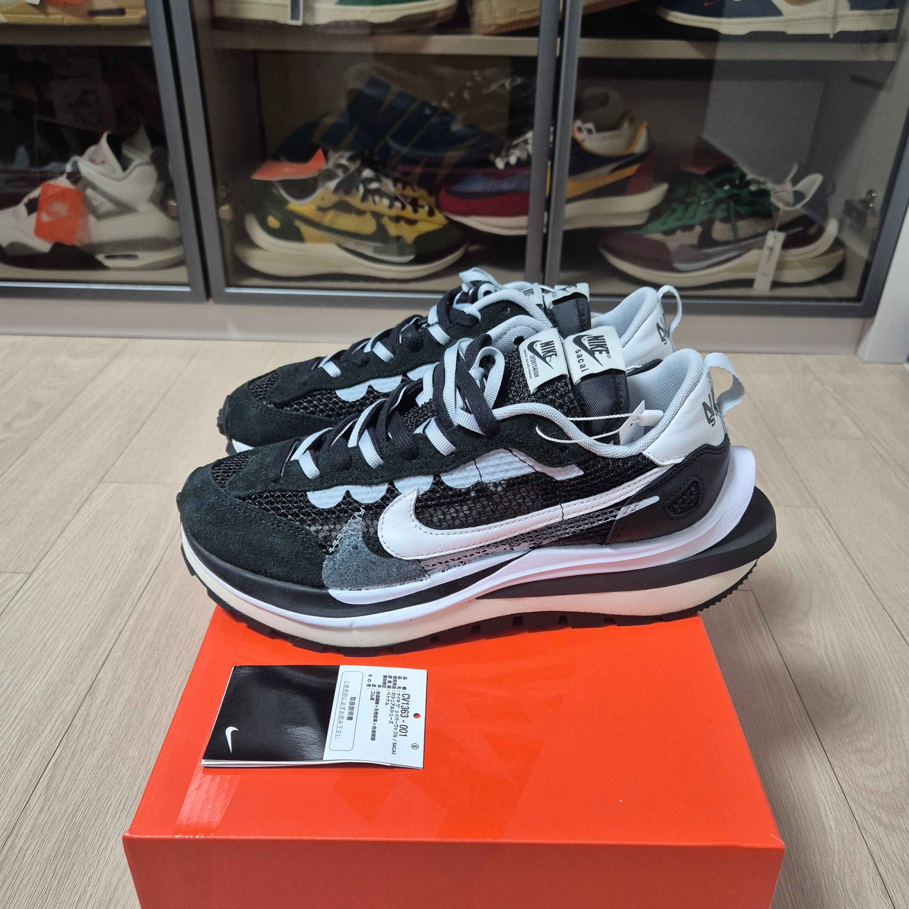Nike x Sacai VaporWaffle Black White, Nike x Sacai VaporWaffle Tour Yellow & Gorge Green Sail 착용 스타일 - 4