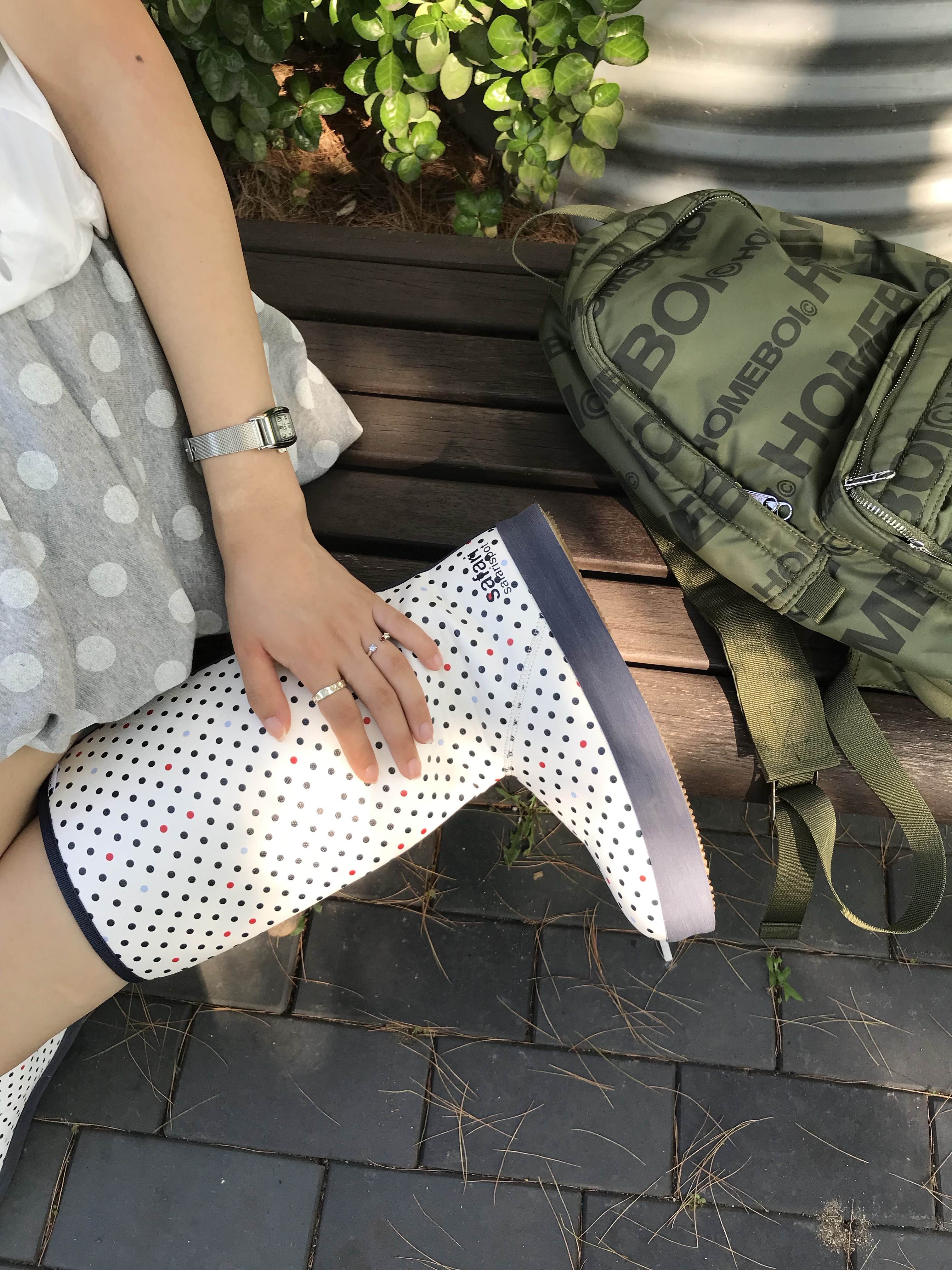 [KREAM 단독] Safarispot Basic Safari Dots Rain Boot White 착용 스타일 - 5
