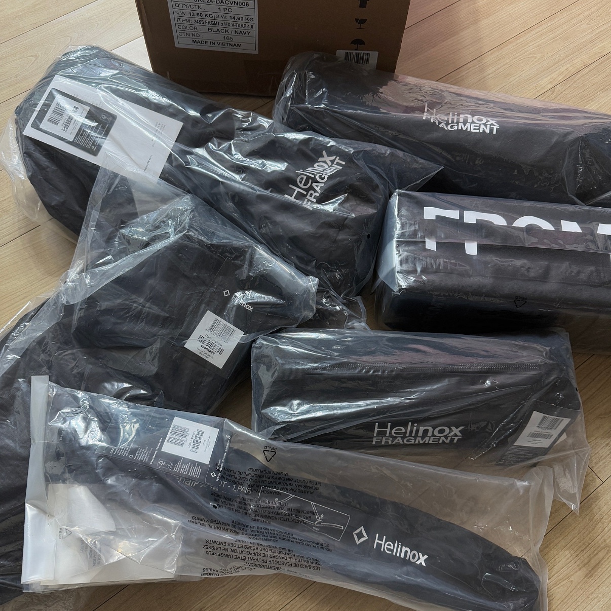 Helinox x Fragment Design Helinox Cot One Convertible Black & Cot Leg (12Pcs), DJI Mini 4 Pro Fly More Combo (DJI RC 2) (GL) 착용 스타일 - 4