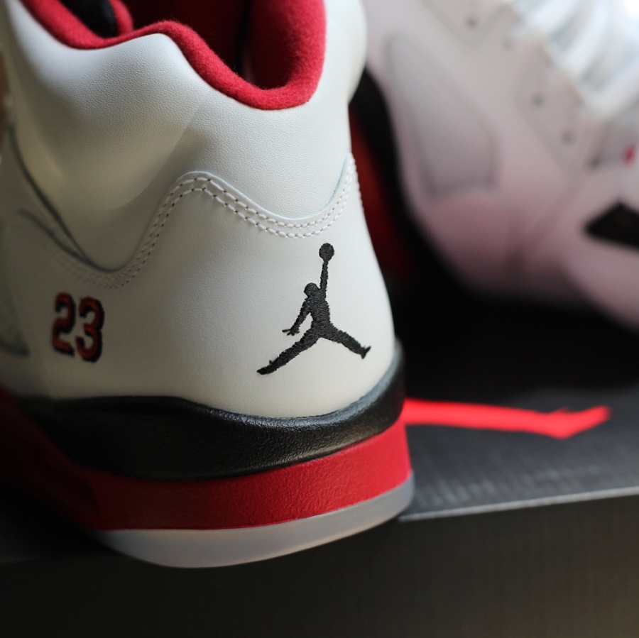 Jordan 5 Retro Fire Red Black Tongue 2013 착용 스타일