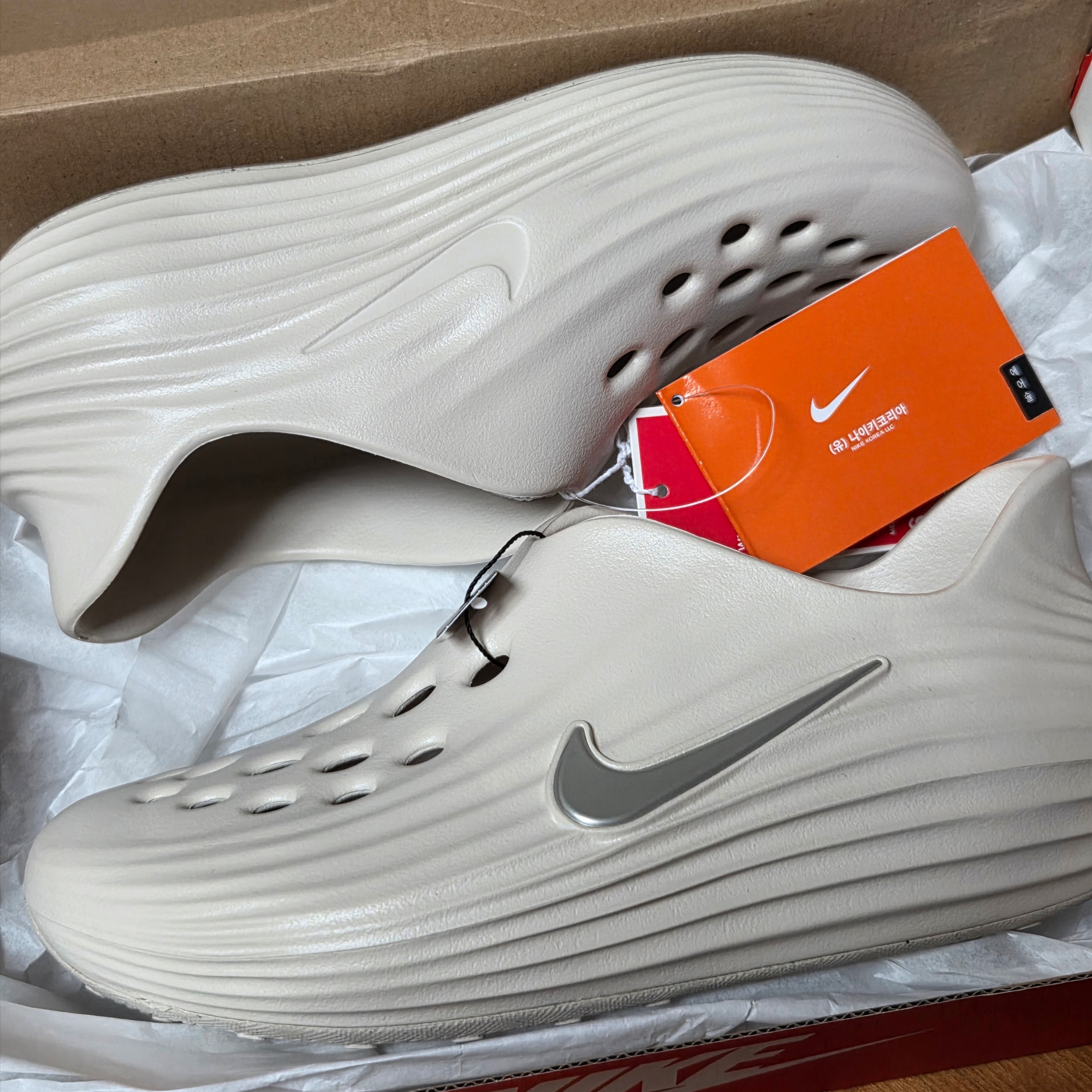 (W) Nike ReactX Rejuven8 Light Orewood Brown 착용 스타일