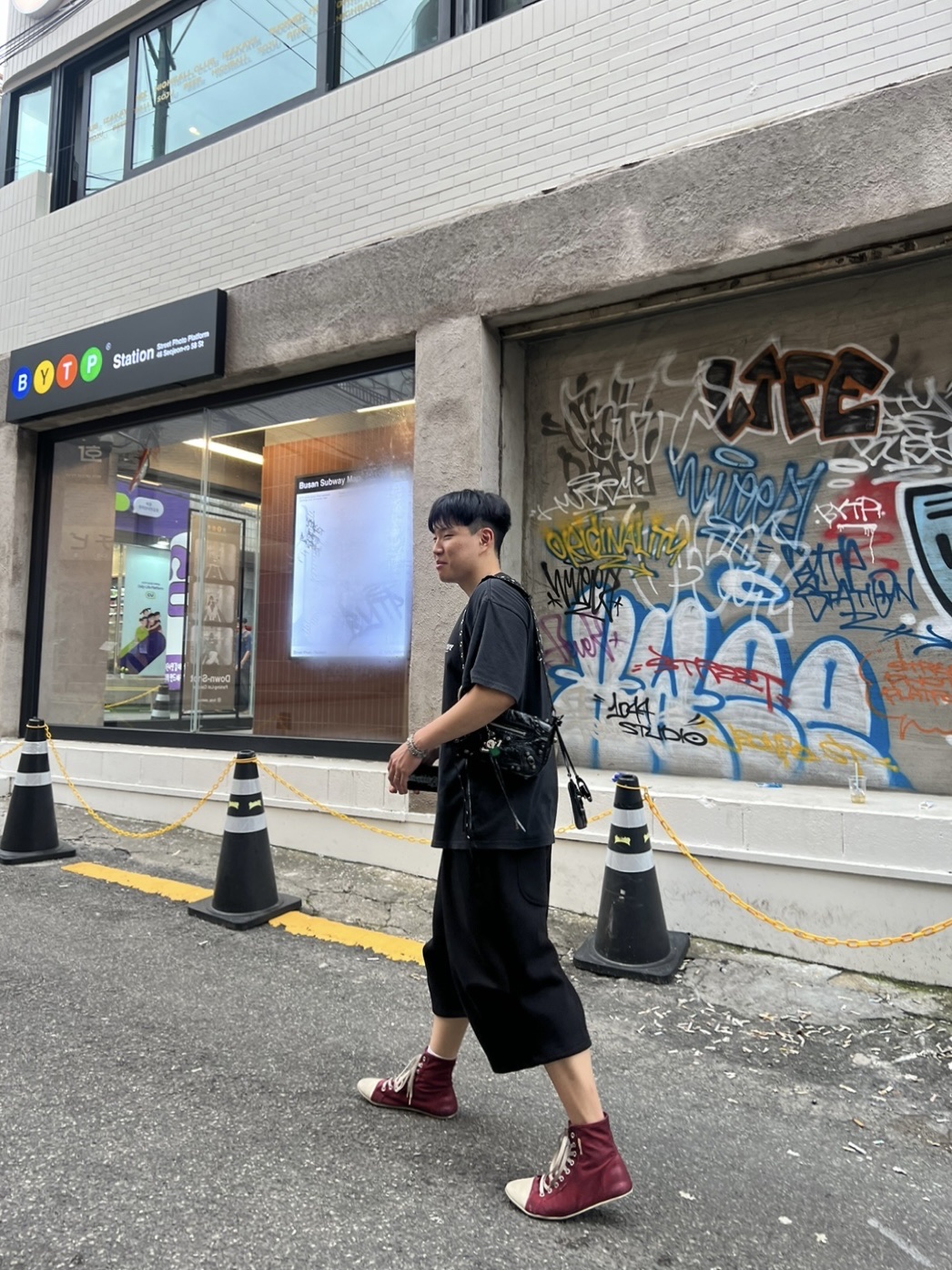Nonnod Scuba Shorts Black, Nonnod Scuba Shorts Black 착용 스타일 - 1