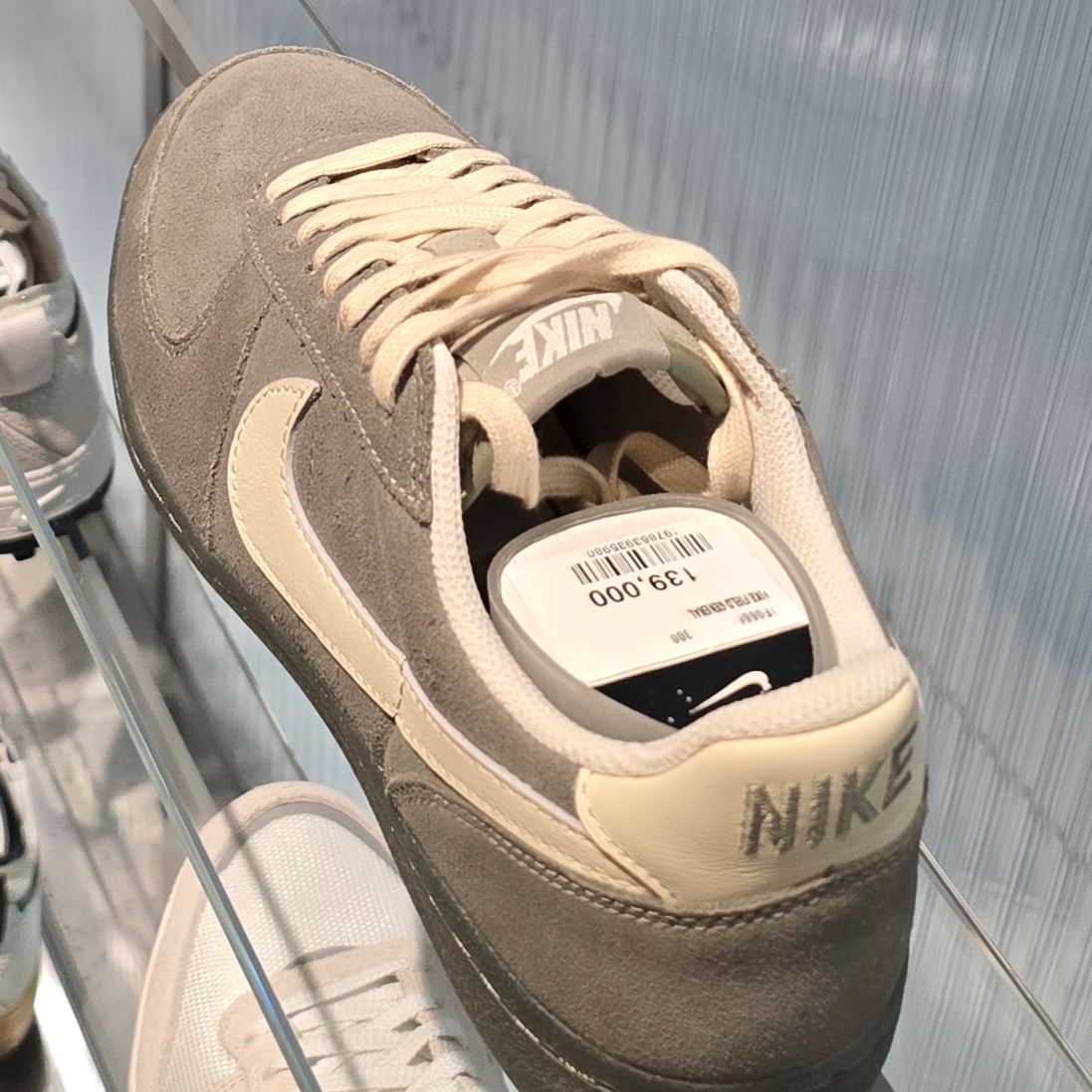 Nike Field General Light Army Natural 착용 스타일
