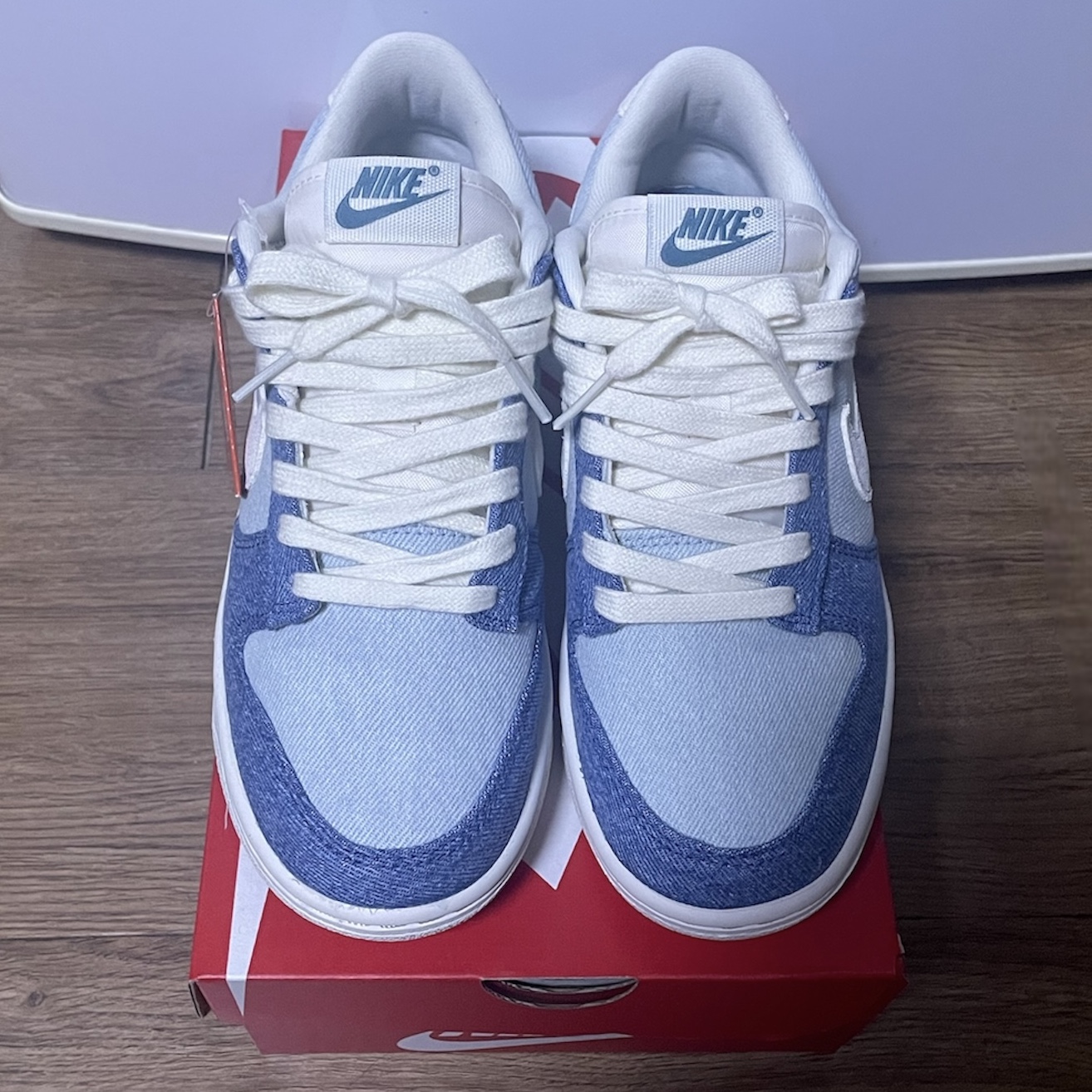 (W) Nike Dunk Low Smokey Blue Denim Turquoise 착용 스타일 - 2