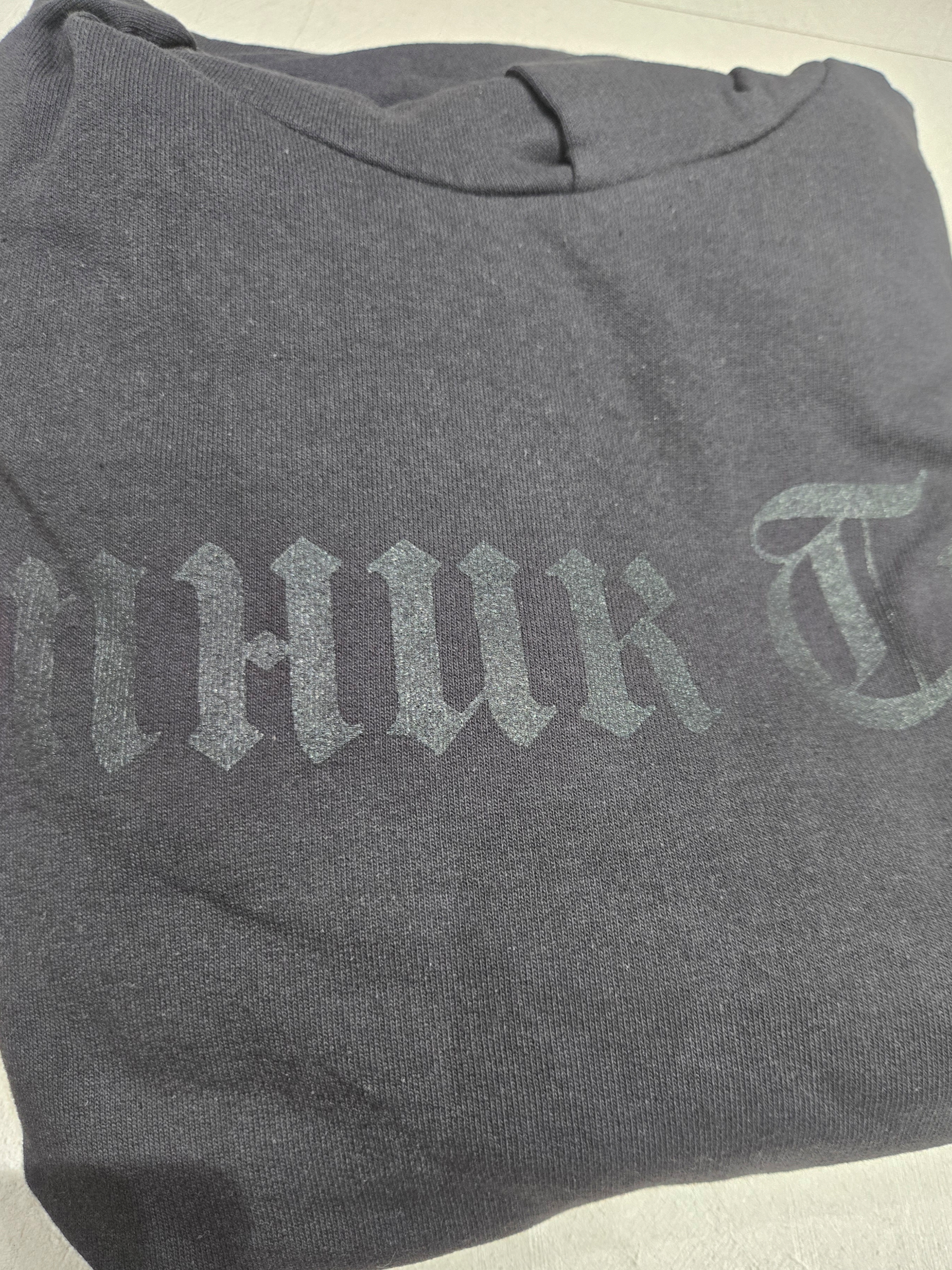 Yeezy x Gosha Rubchinskiy Tribune Herald HD-01 Hoodie Charcoal 착용 스타일
