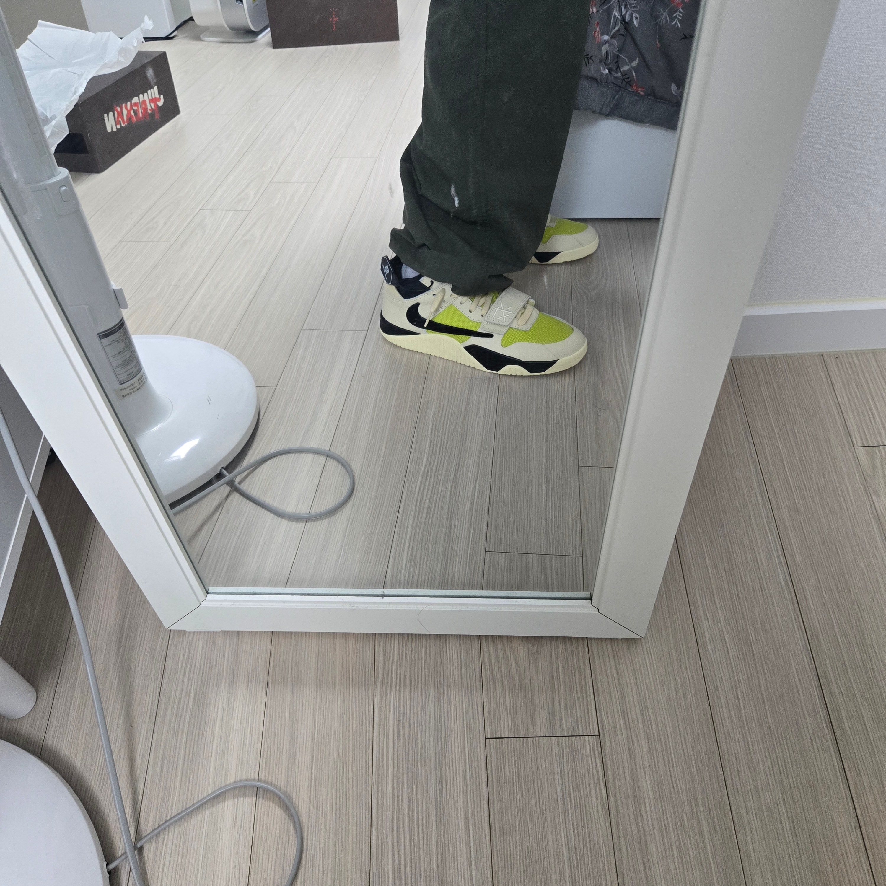 Jordan x Travis Scott Jumpman Jack TR Bright Cactus 착용 스타일 - 4
