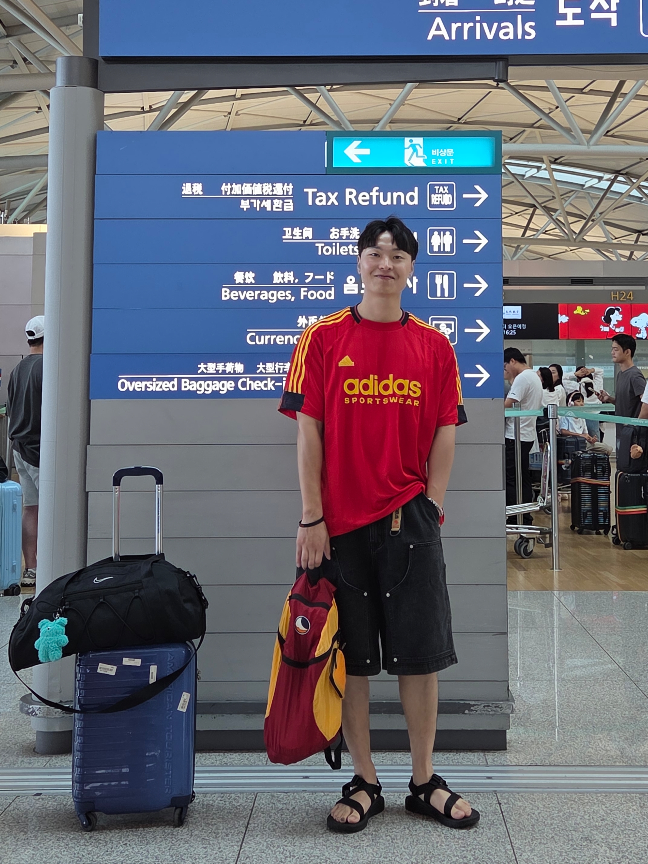 Adidas House of Tiro Nations Pack T-Shirt Better Scarlet Legend Ink - KR Sizing, Ticket To The Moon Mini Backpack 15L Burgundy Dark Yellow 착용 스타일 - 2