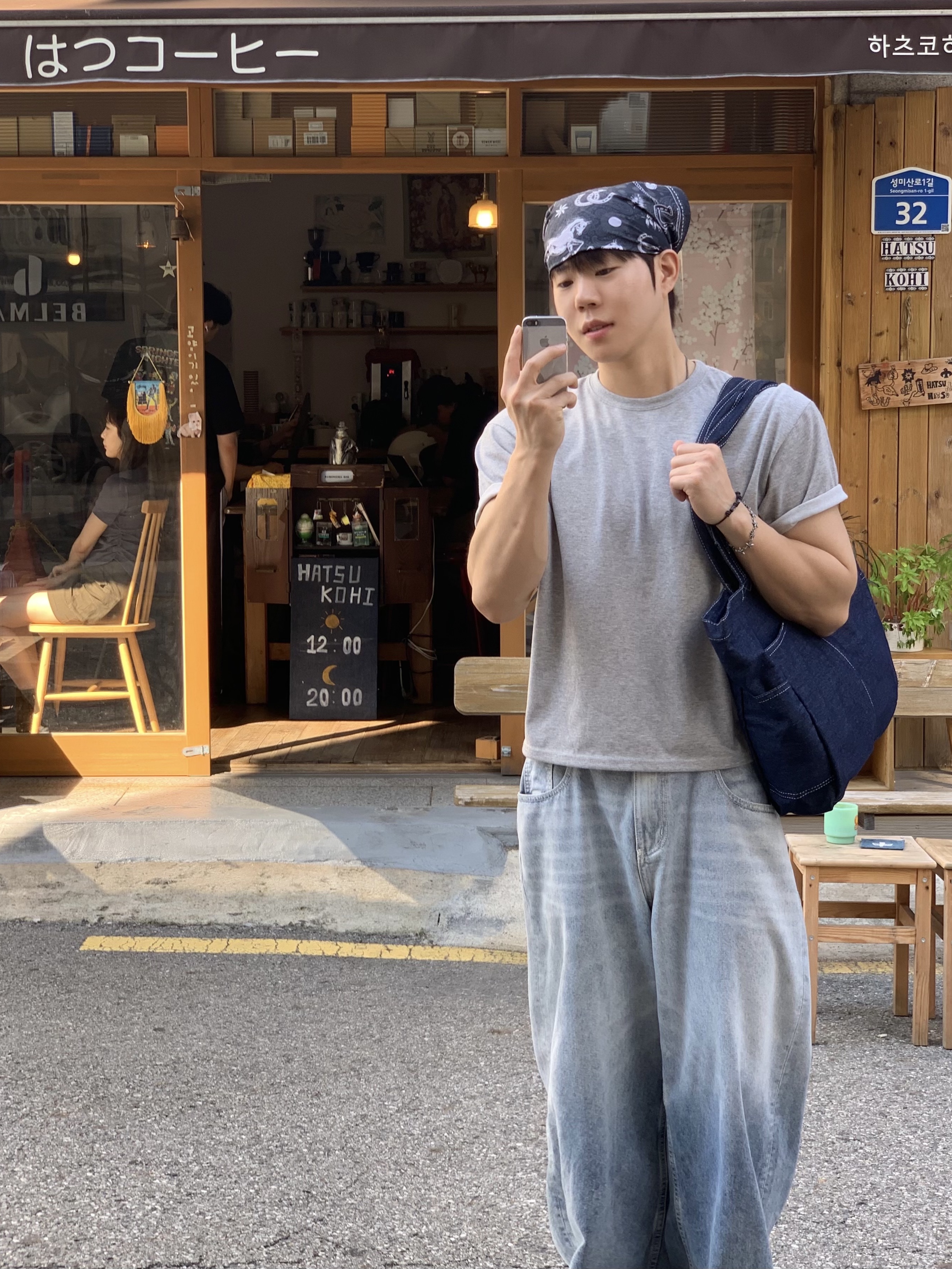 Thevinylhouse Tvh Western Pattern Bandana Navy, TOWTOW.ARCHIVE Eclipse Bracelet Black 착용 스타일 - 1