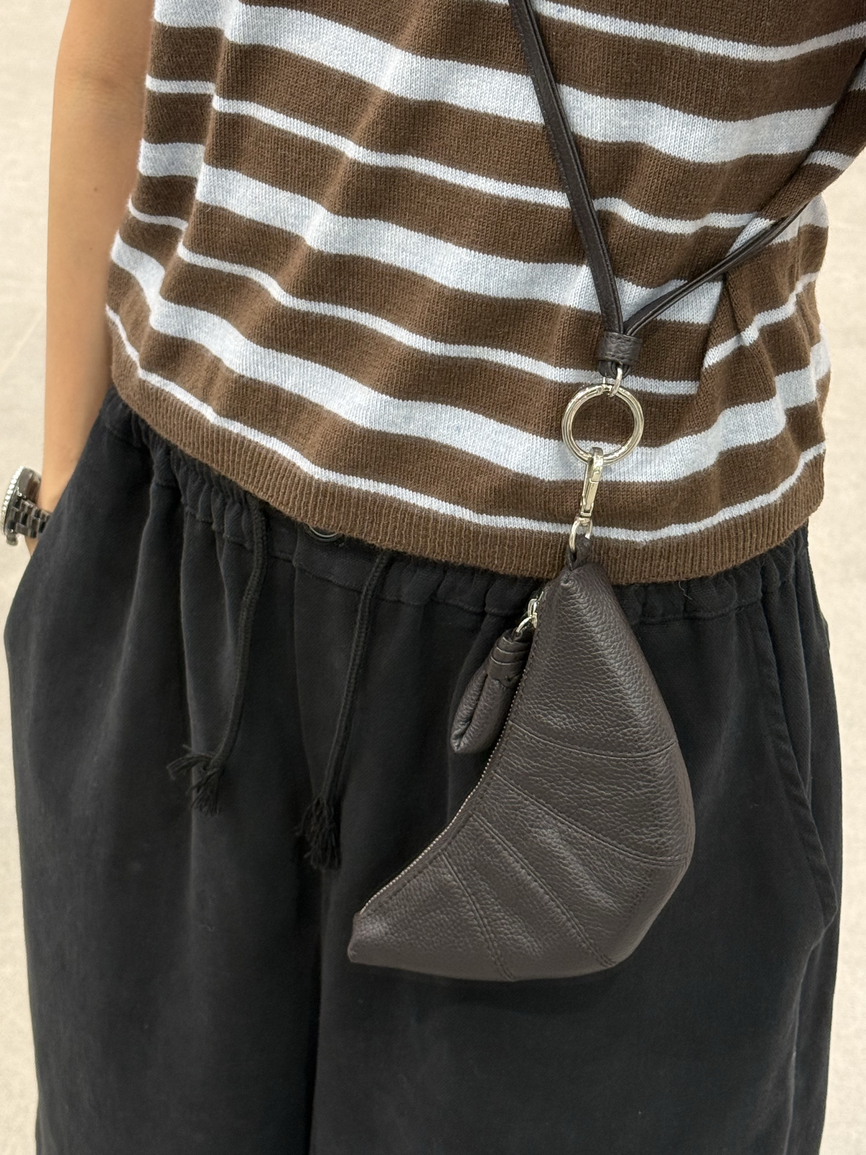 Supreme Corduroy S Logo 6-Panel Dark Brown - 24FW, Lemaire Croissant Coin Purse Necklace Dark Chocolate 착용 스타일 - 6