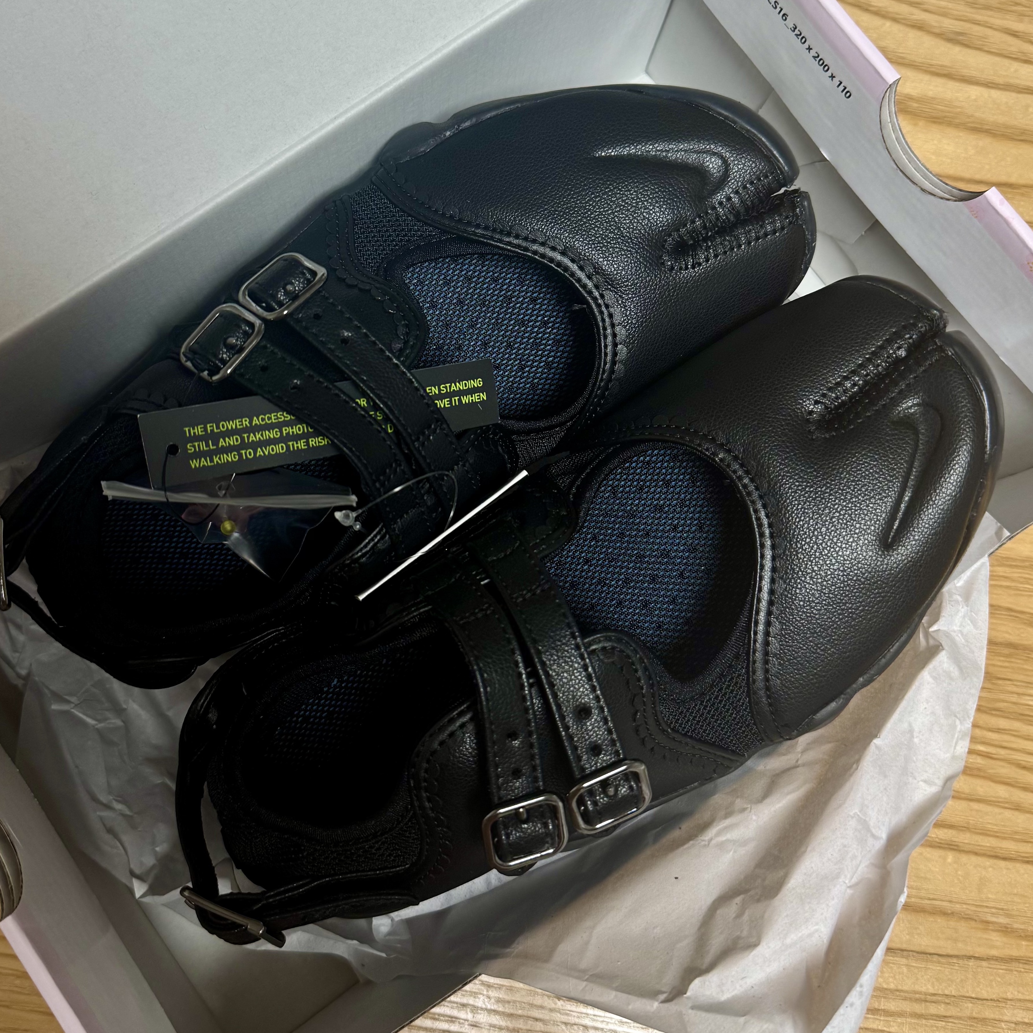 (W) Nike Air Rift Breathe Strap Black 착용 스타일